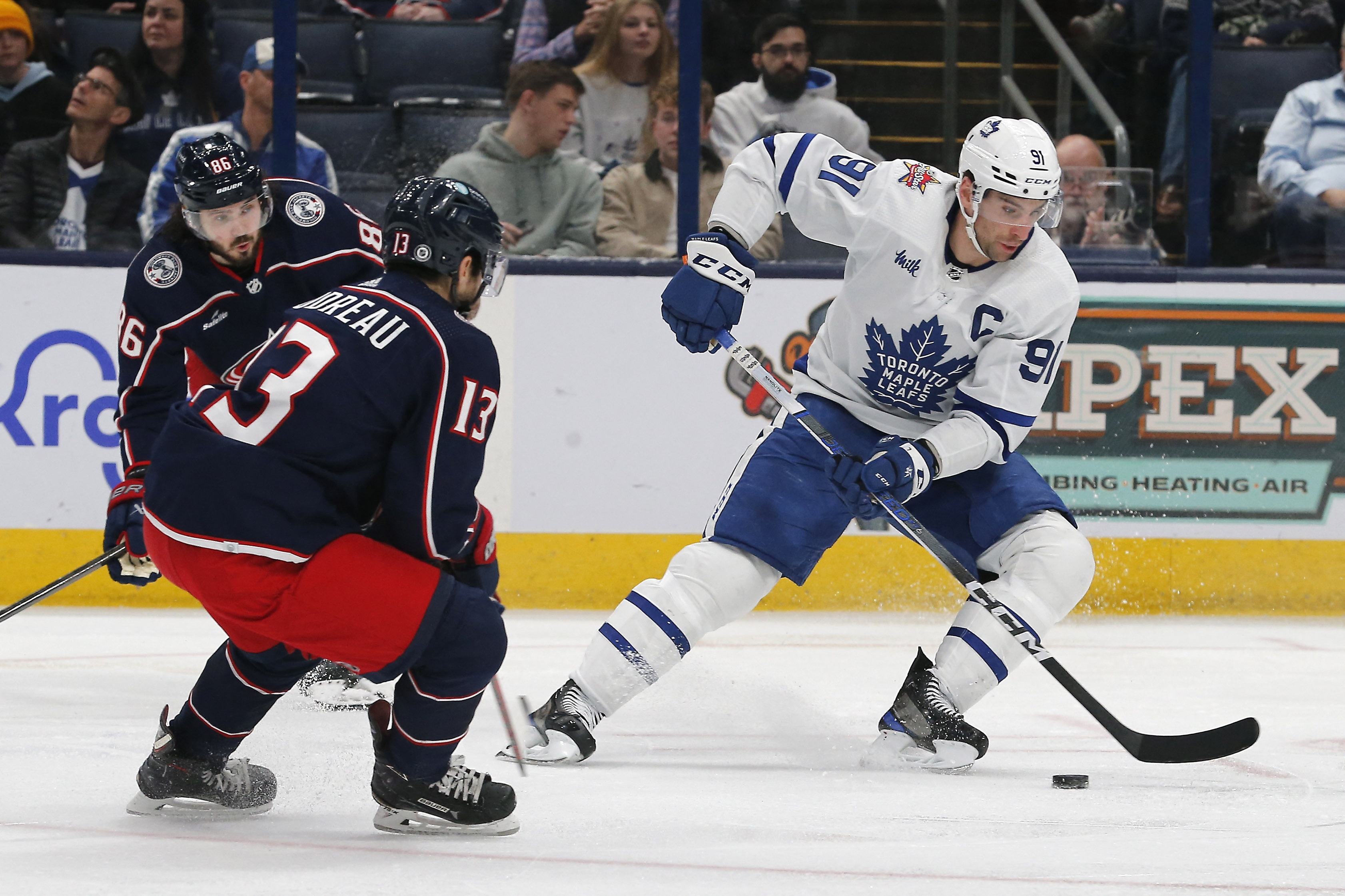 Auston Matthews Stays Hot, Helps Leafs Past Jackets | Reuters