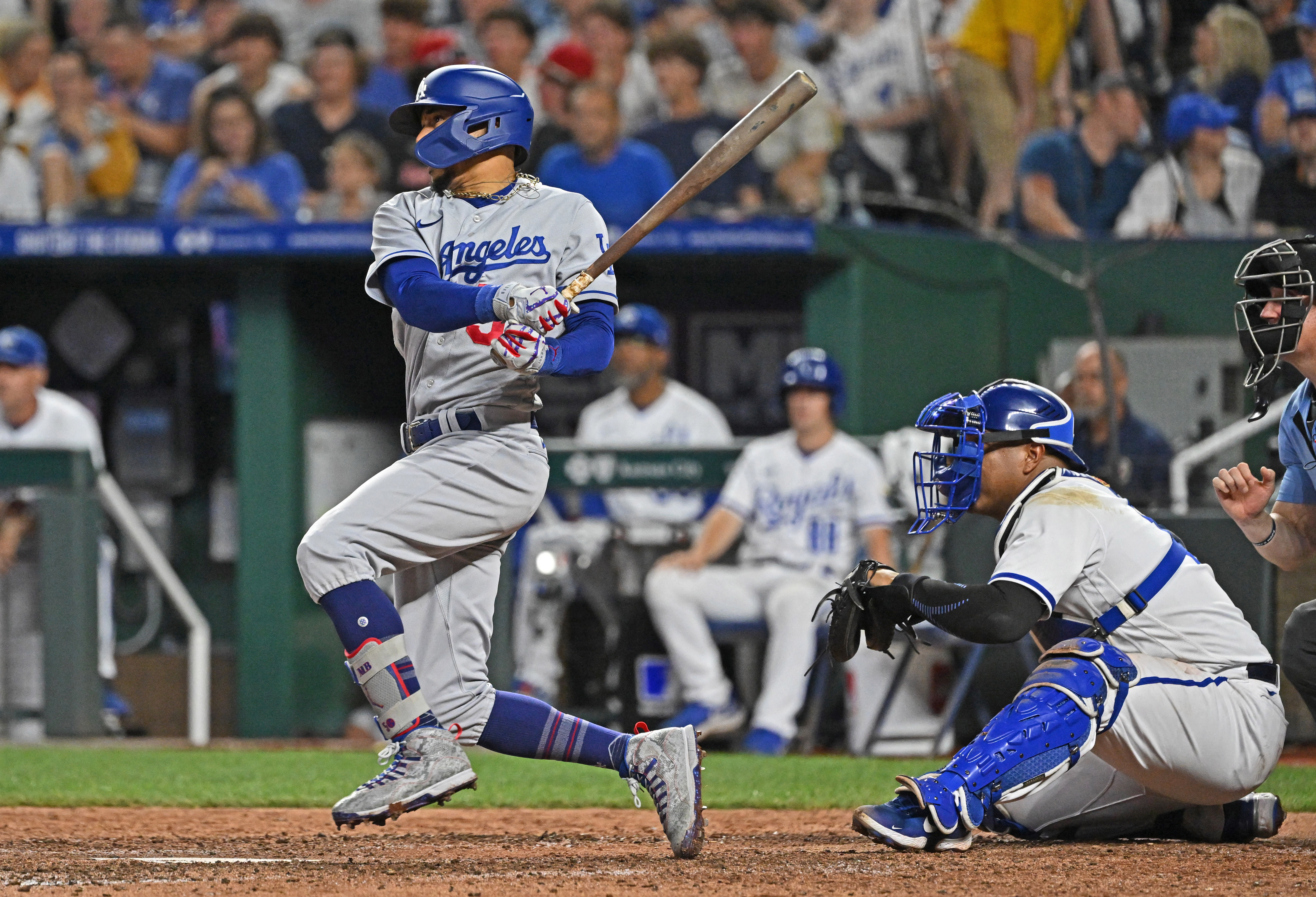 Royals ride big first inning to win over Dodgers