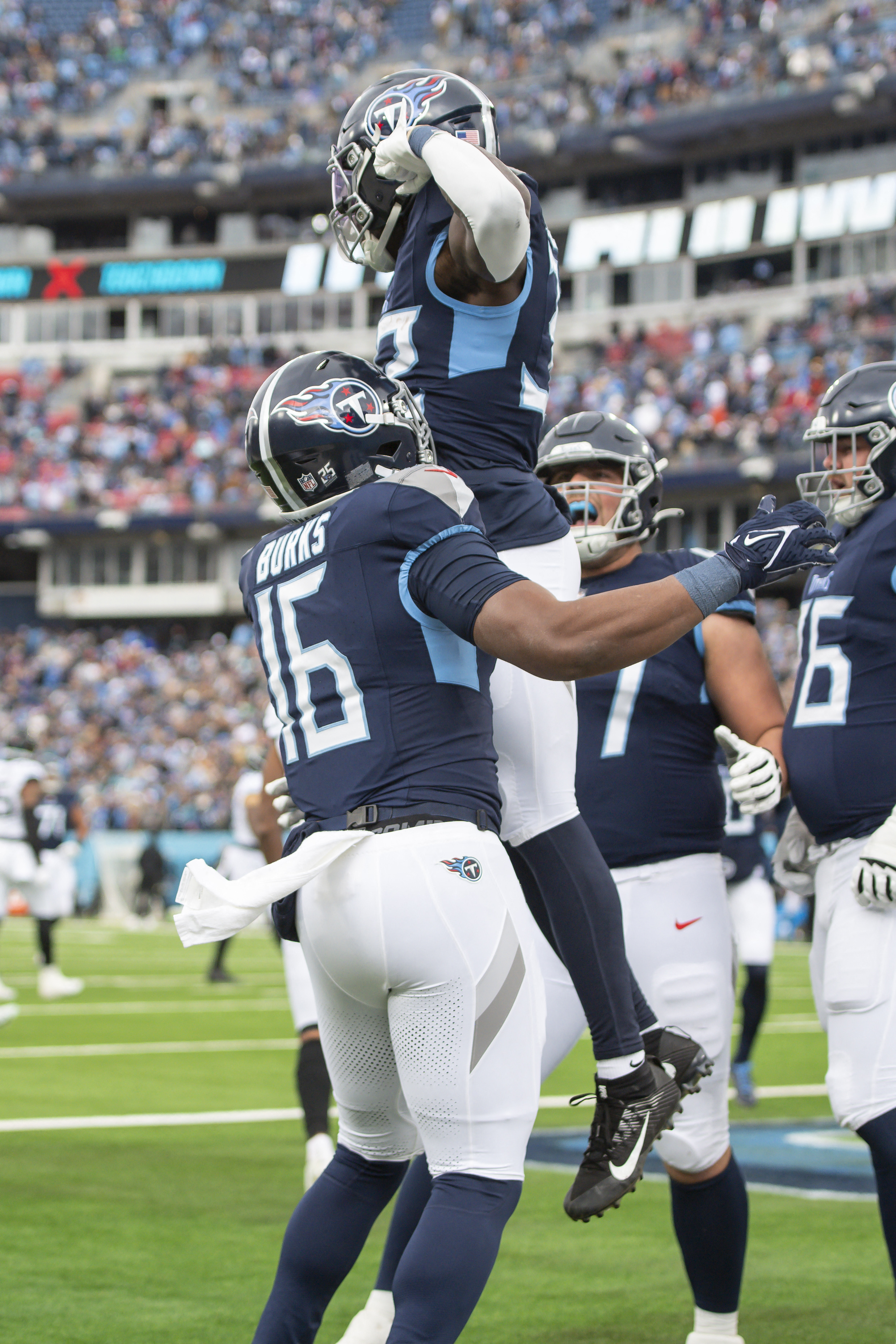 Titans Drop Third Straight, Lose 34-14 to Jaguars