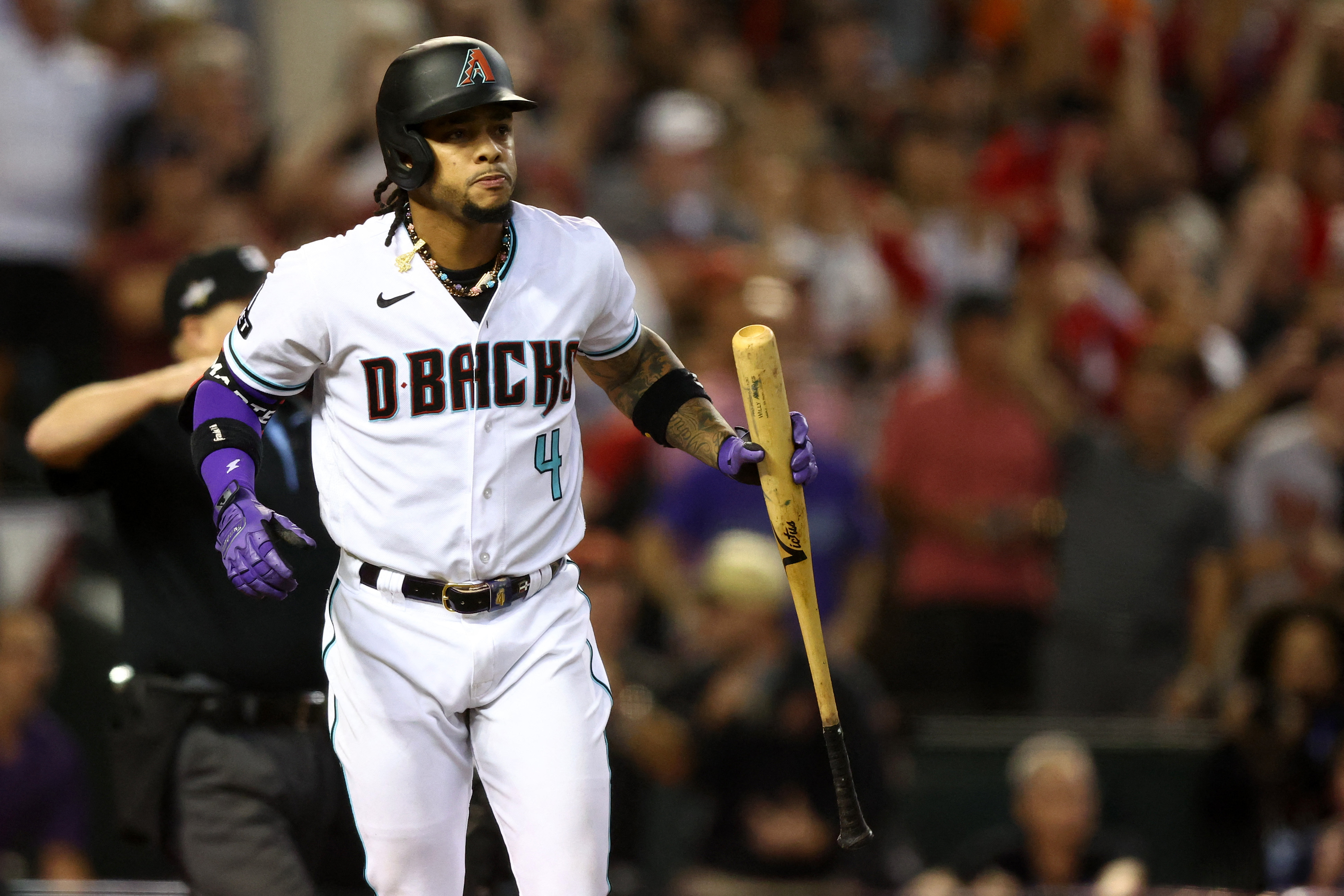 D-backs ride 4-homer inning to NLDS sweep of Dodgers