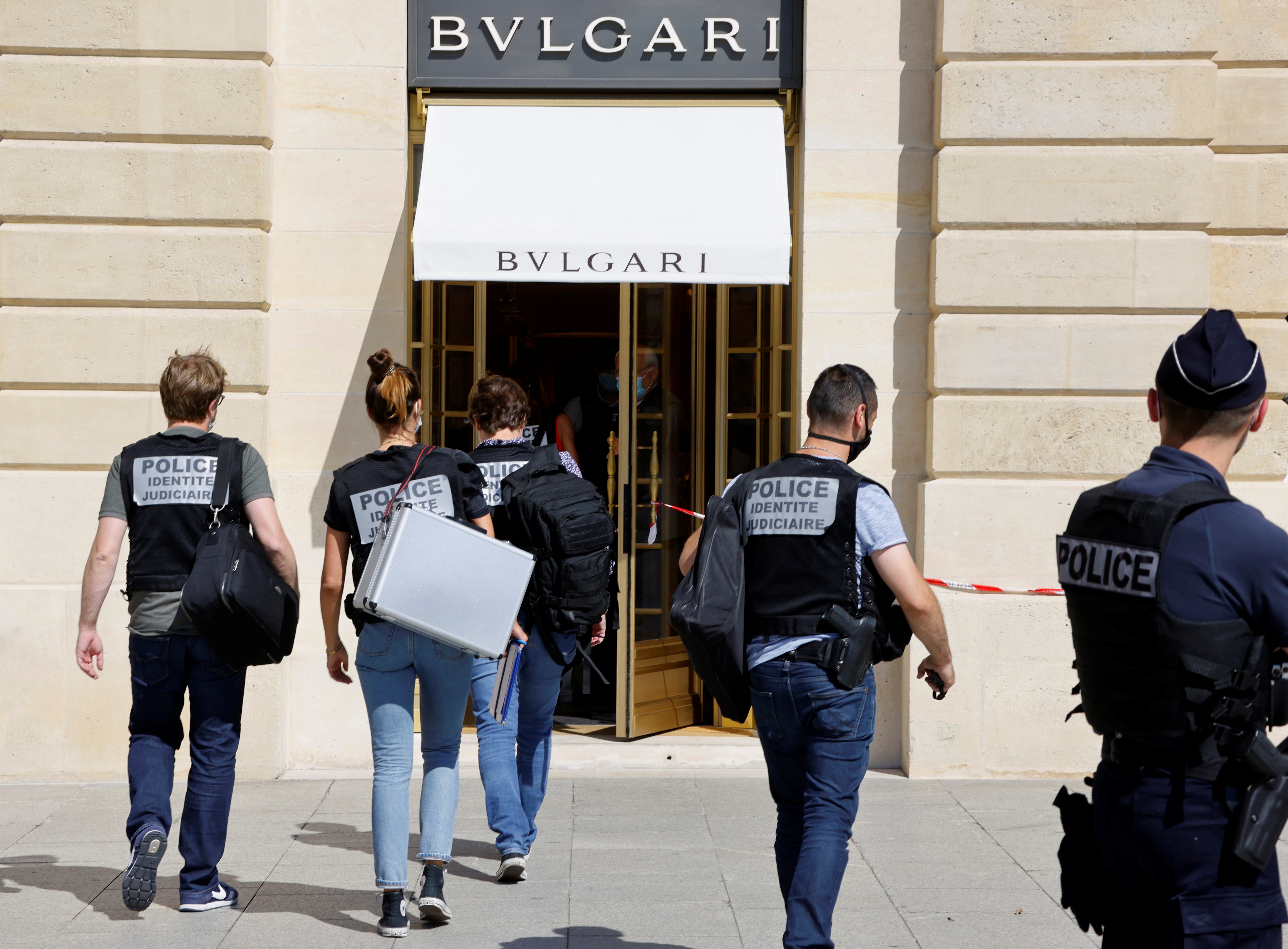 Police arrest two suspects after latest raid on Paris jewellers