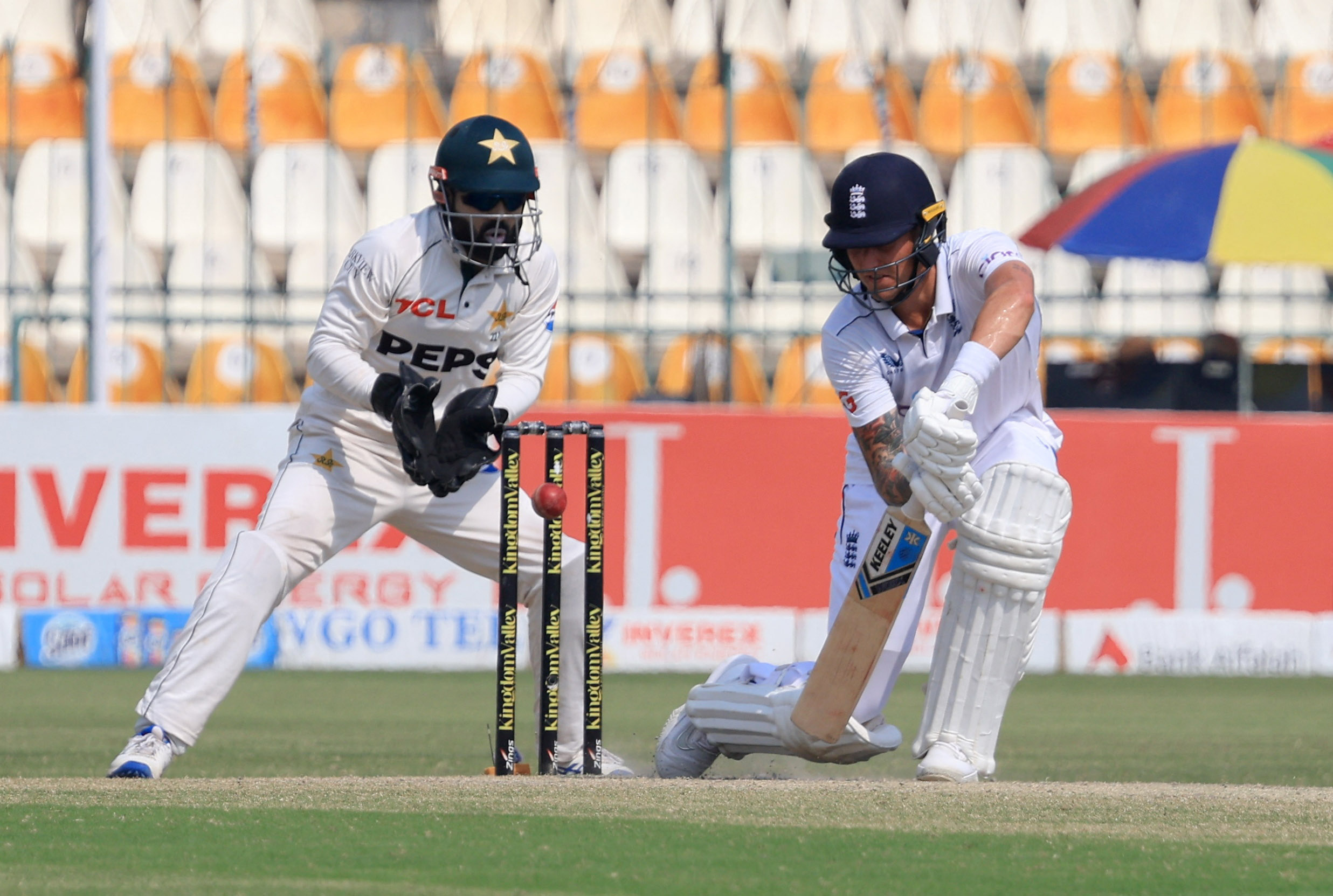 Pakistan beat England by 152 runs to level series Reuters