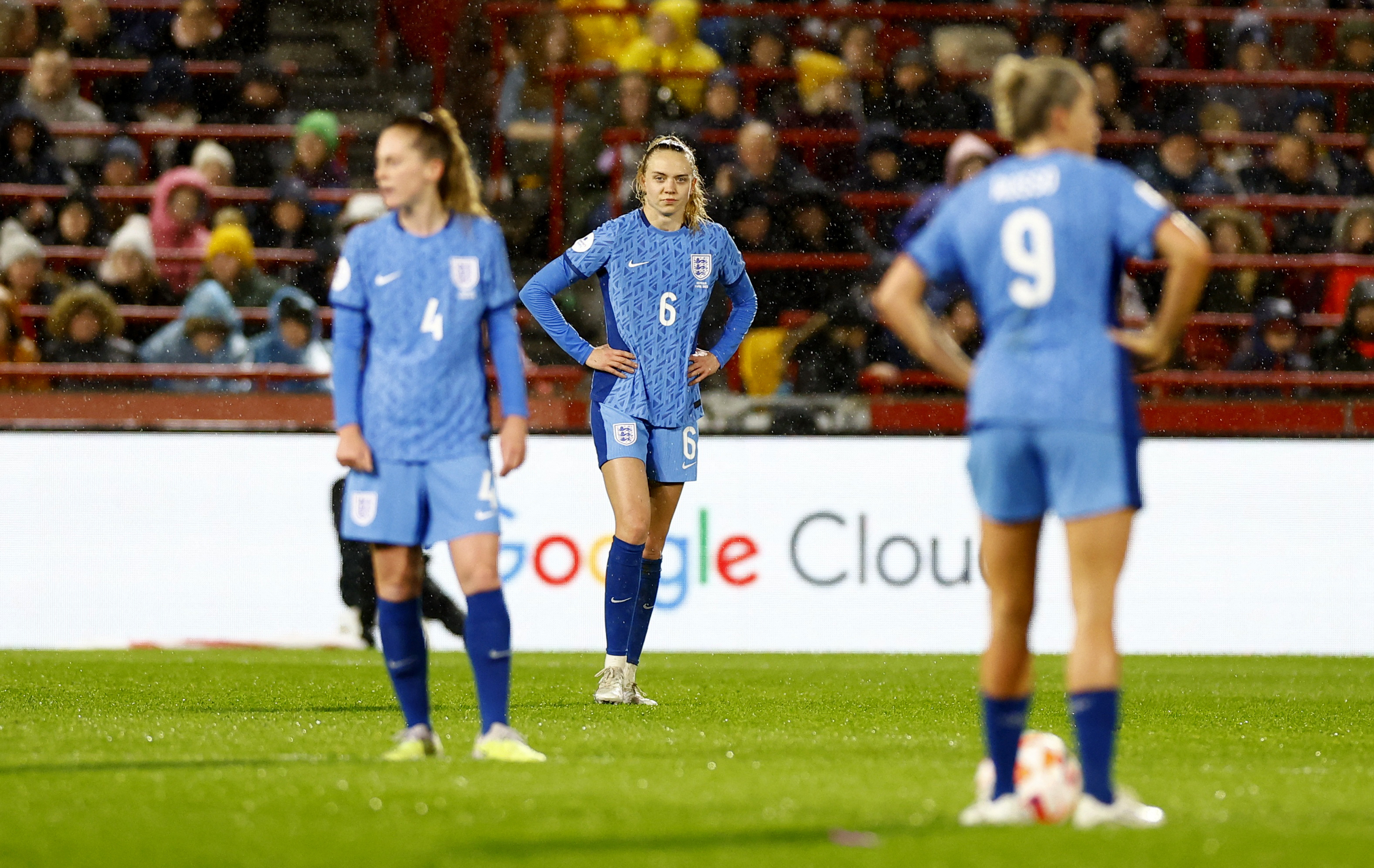 Australia end England's unbeaten run with 2-0 friendly win