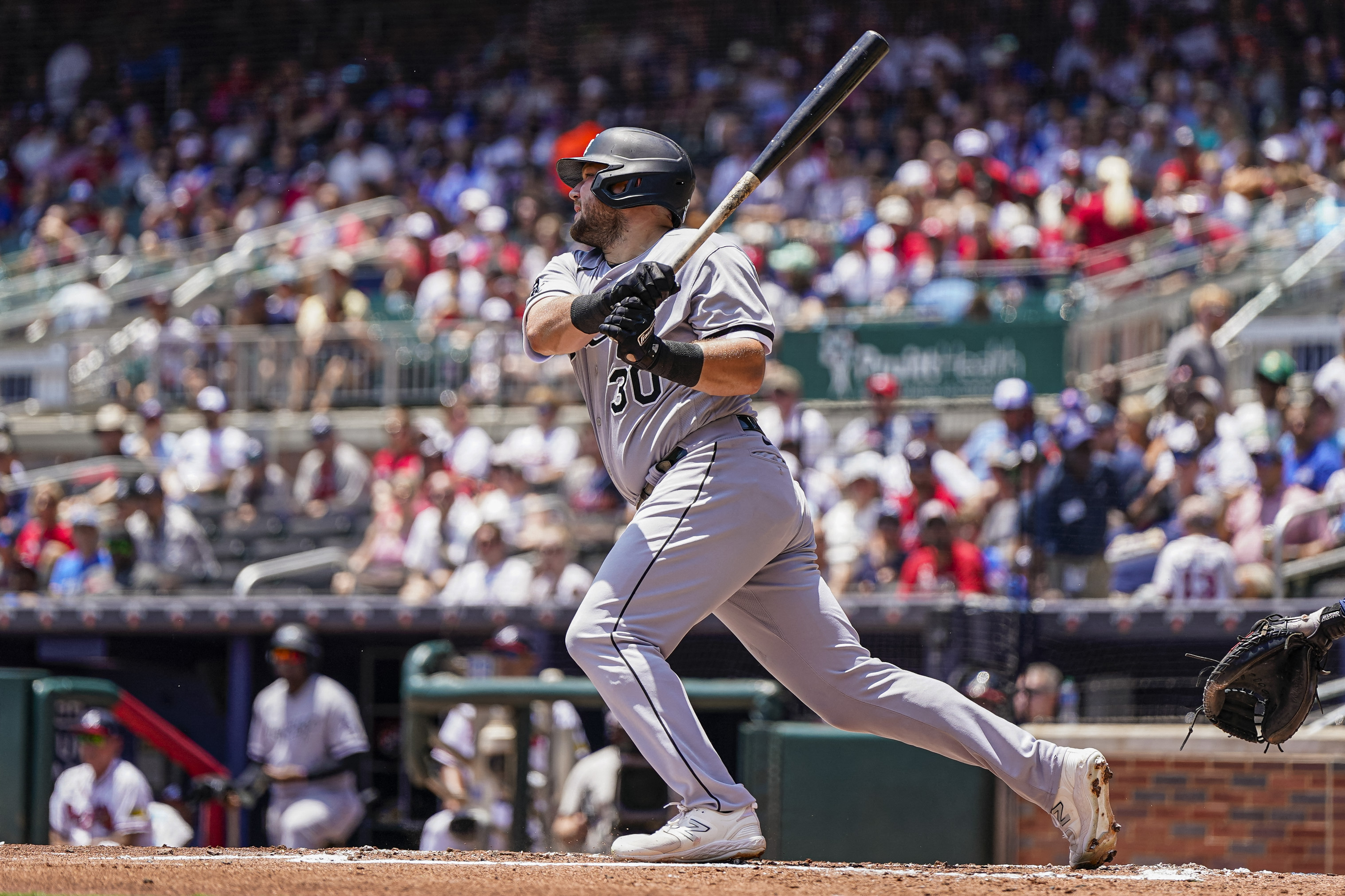 White Sox beat Braves 8-1 to stop Braves' 11 series winning streak