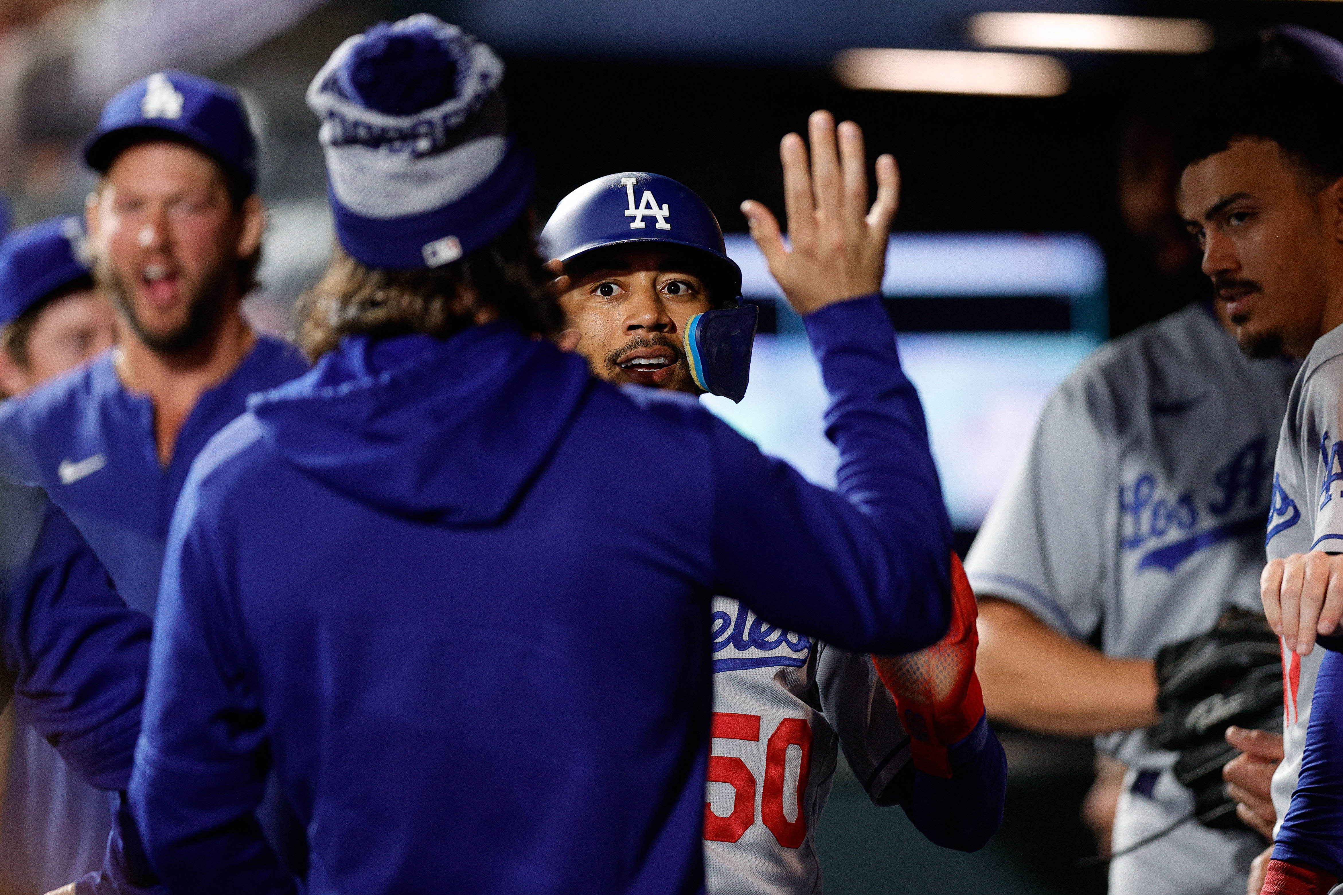 Dodgers rain delay: Series finale vs. Rockies delayed by hail storm - True  Blue LA