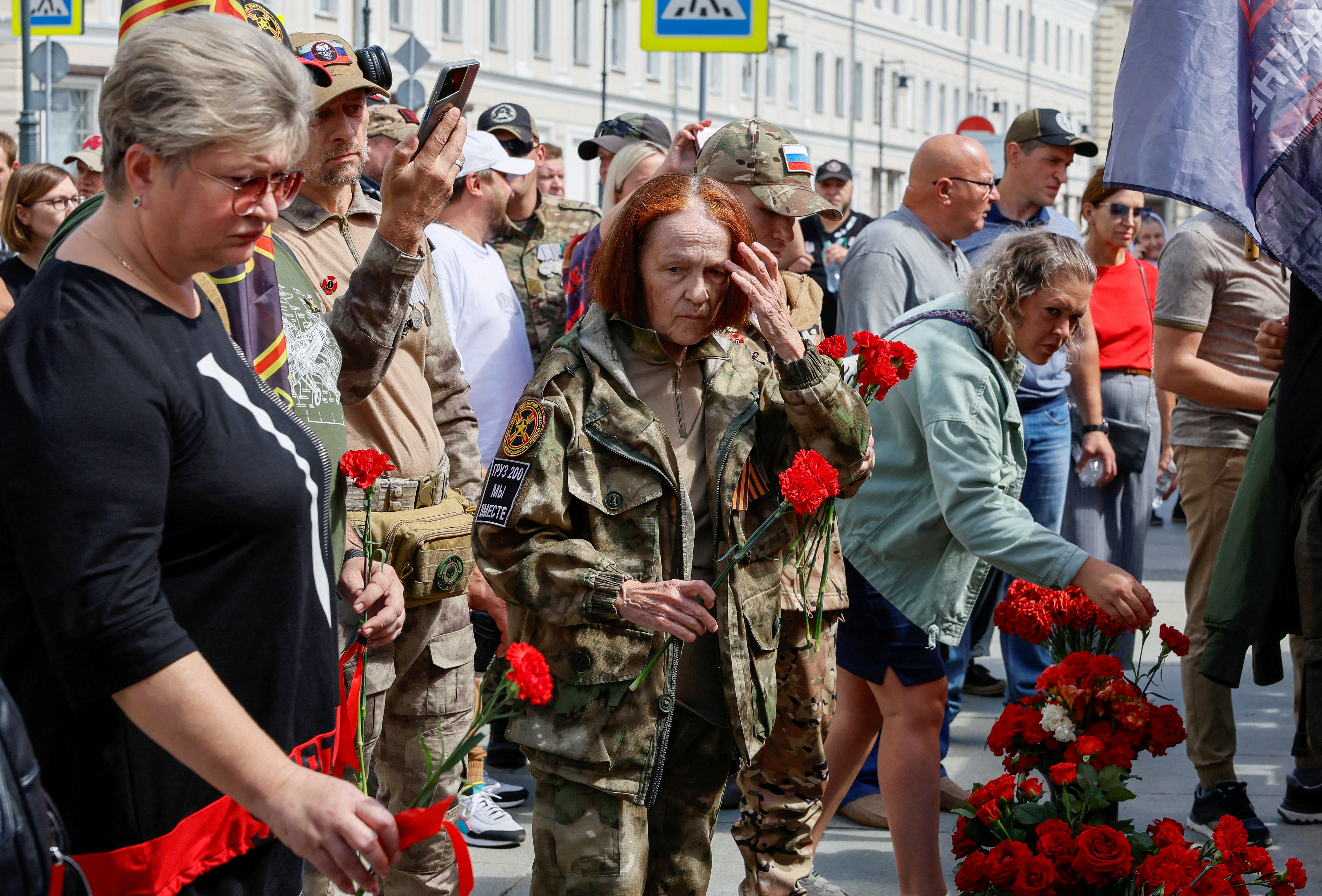 People in Moscow pay tribute to Wagner mercenaries killed in Mali