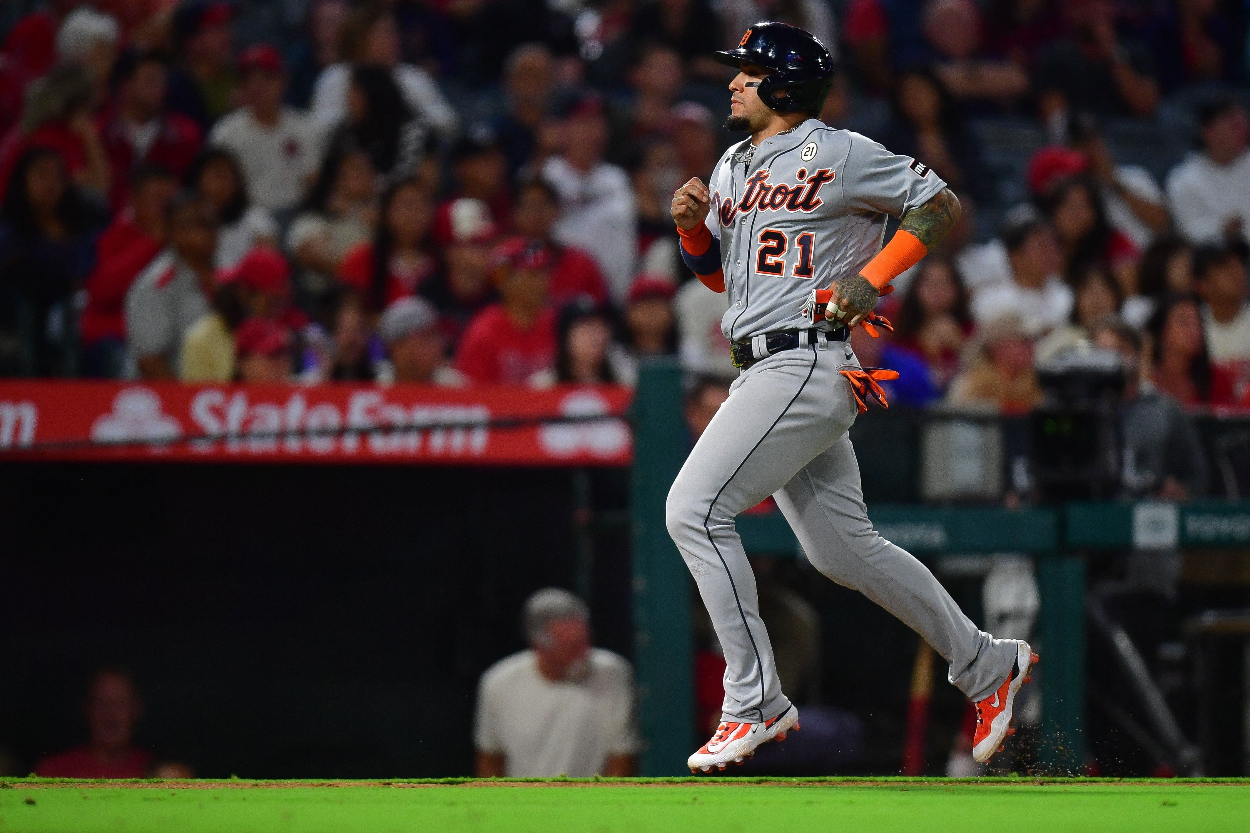 Javier Baez knocks in four as Tigers trounce Angels