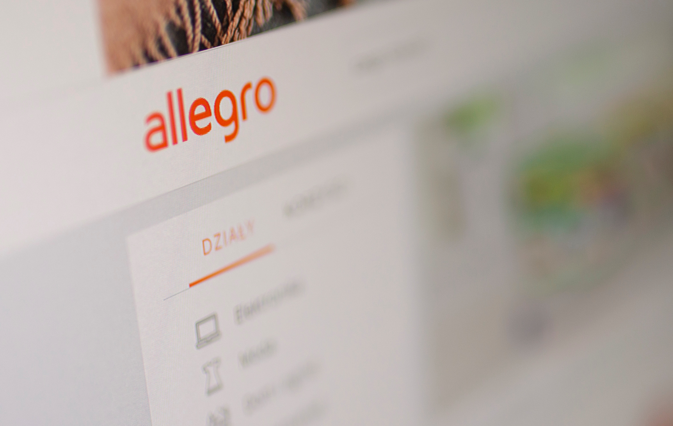 Allegro website is displayed in this illustration