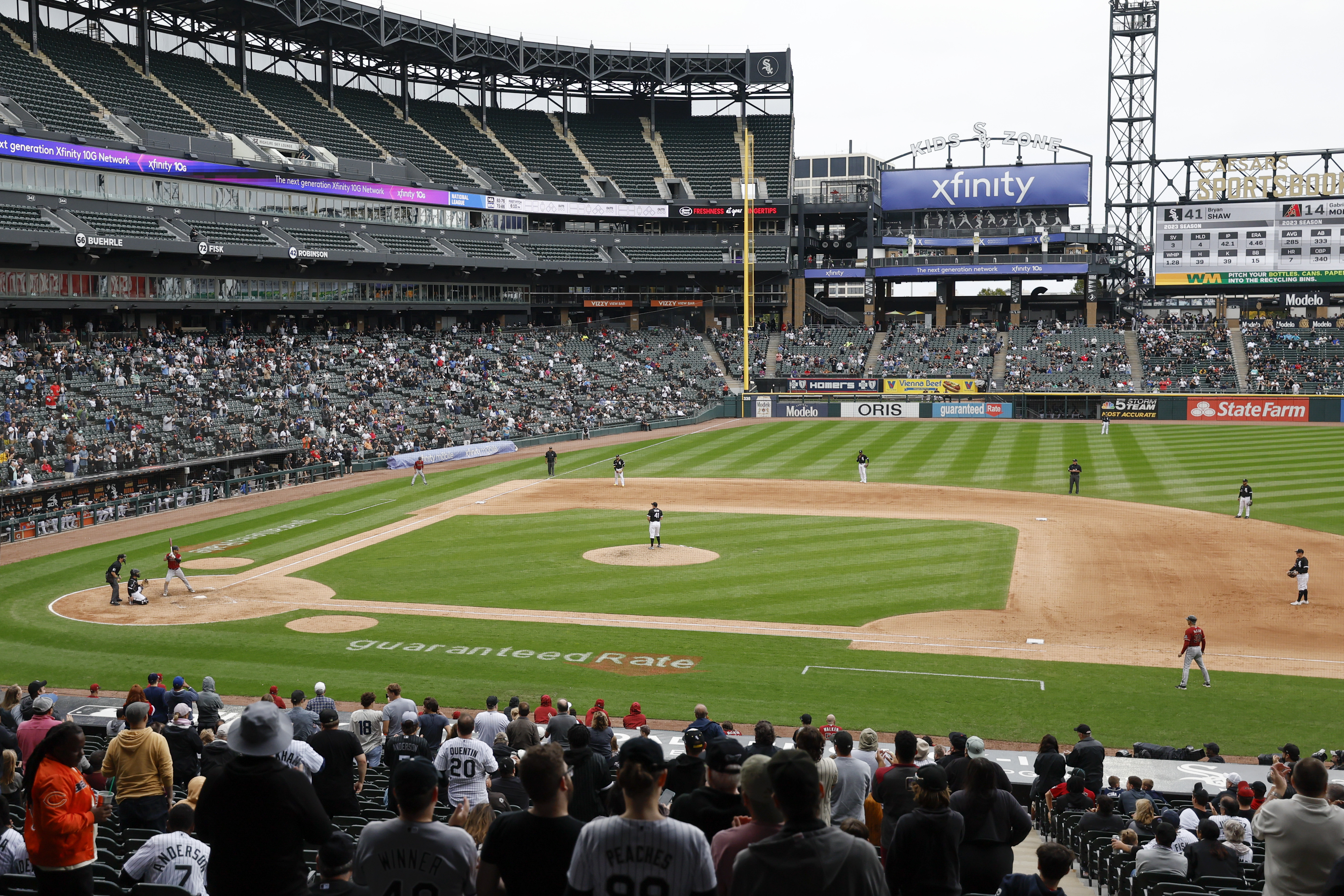 Andrew Vaughn, Yoan Moncada power White Sox past D-backs