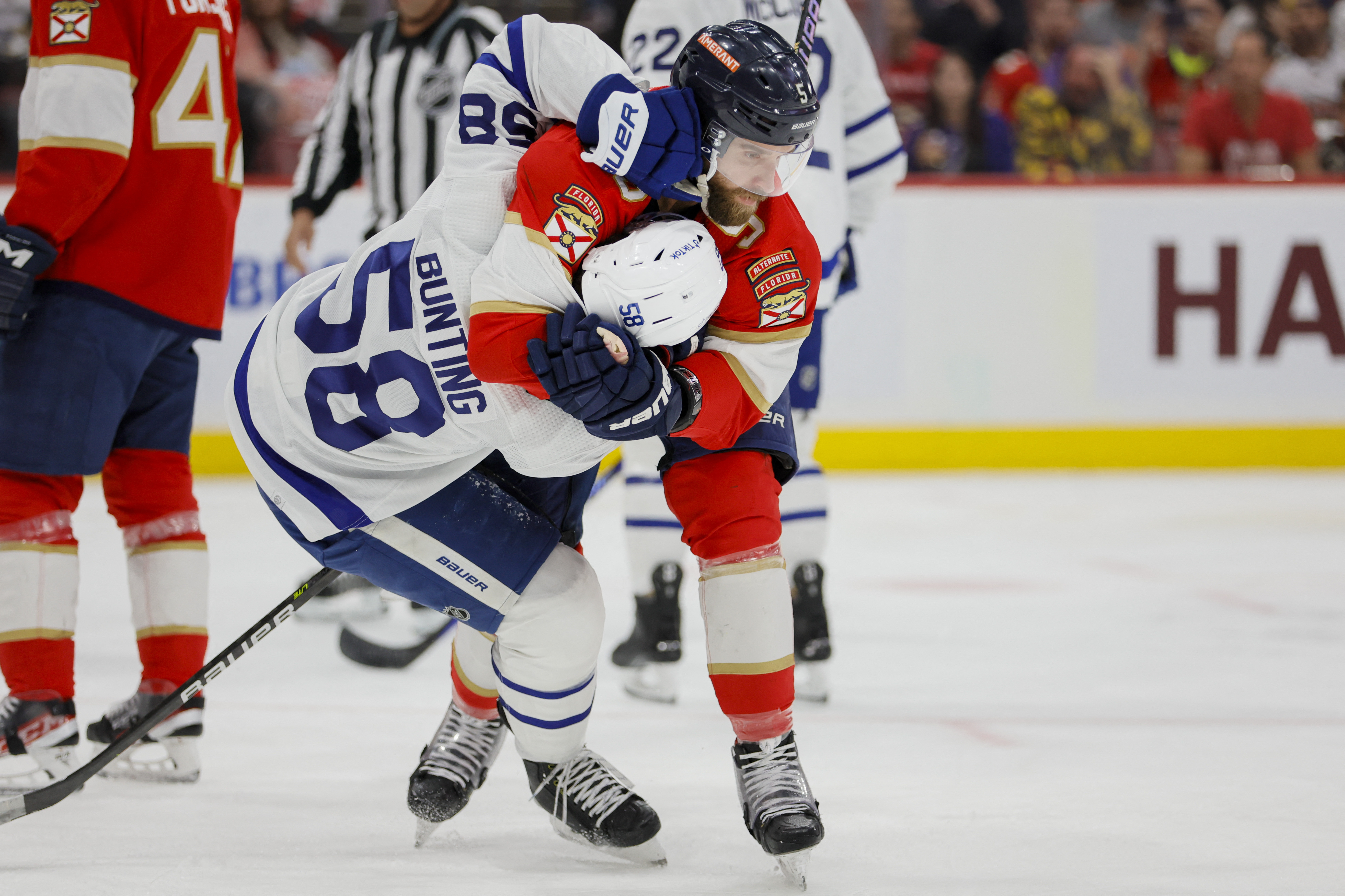 Florida Panthers defeat Toronto Maple Leafs 3-2 in OT for 3-0