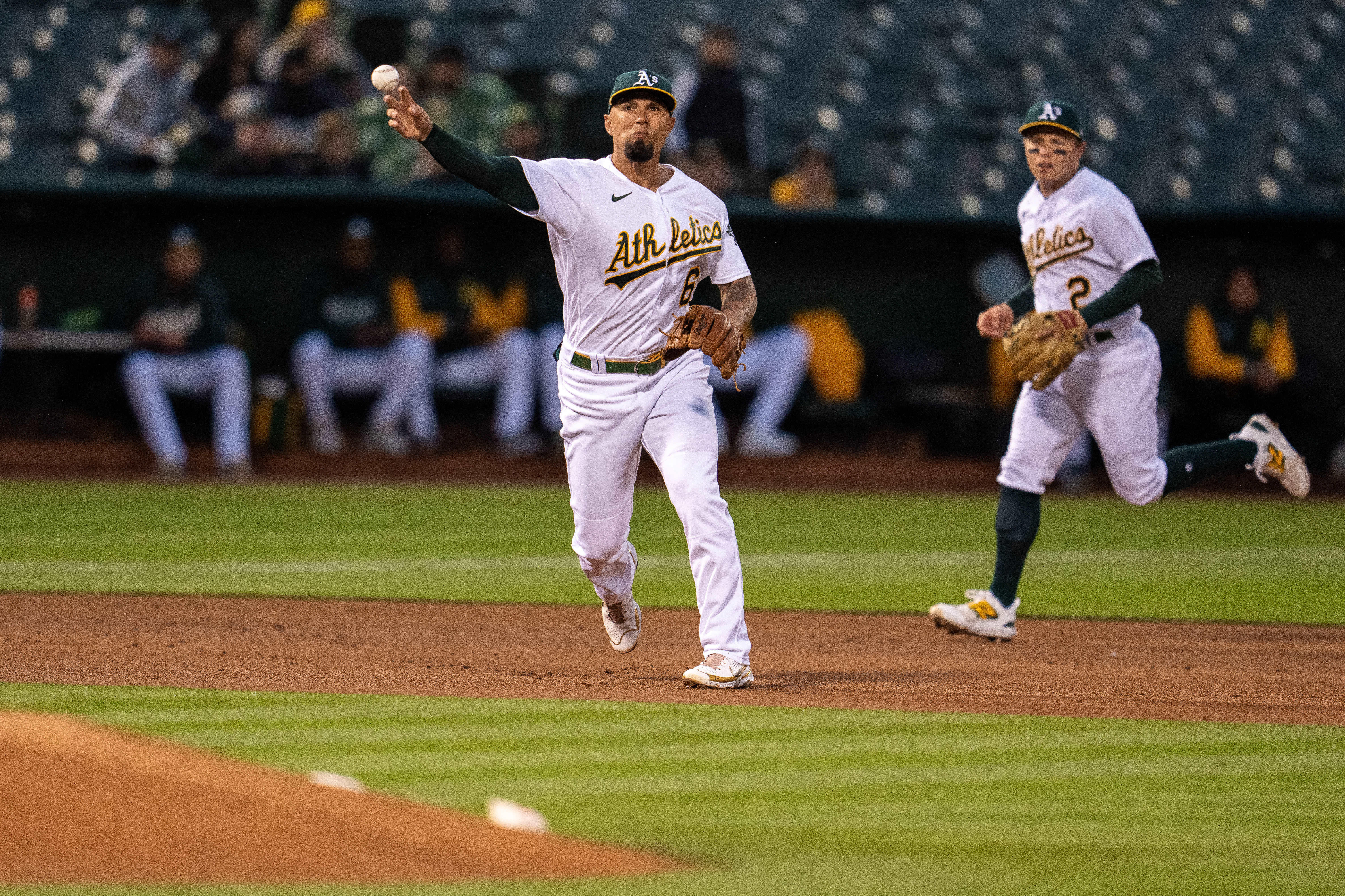 Mariners rally late, post five-run 10th to sink Athletics