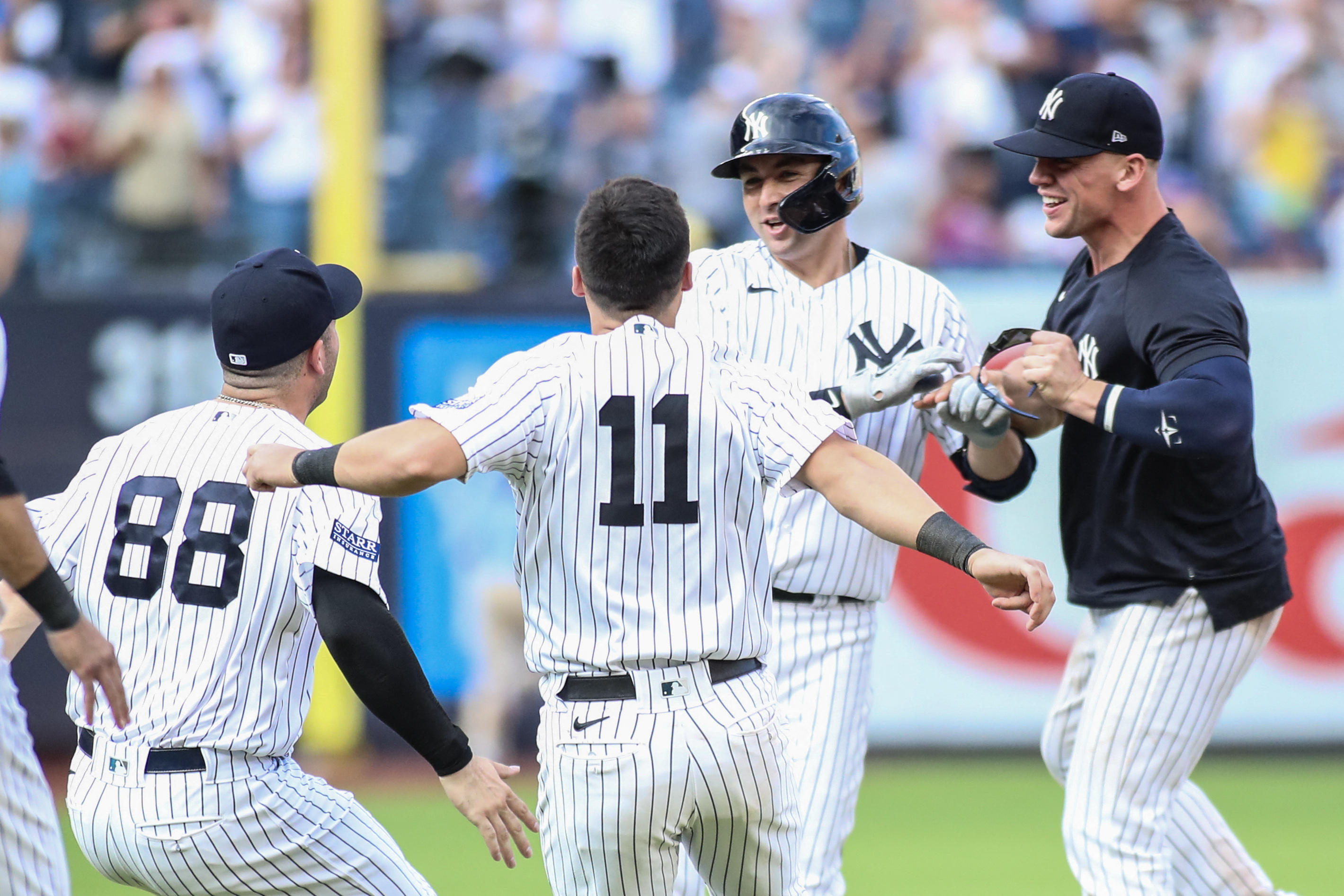 Yankees' Higashioka caps wild game with walk-off hit in 13th vs