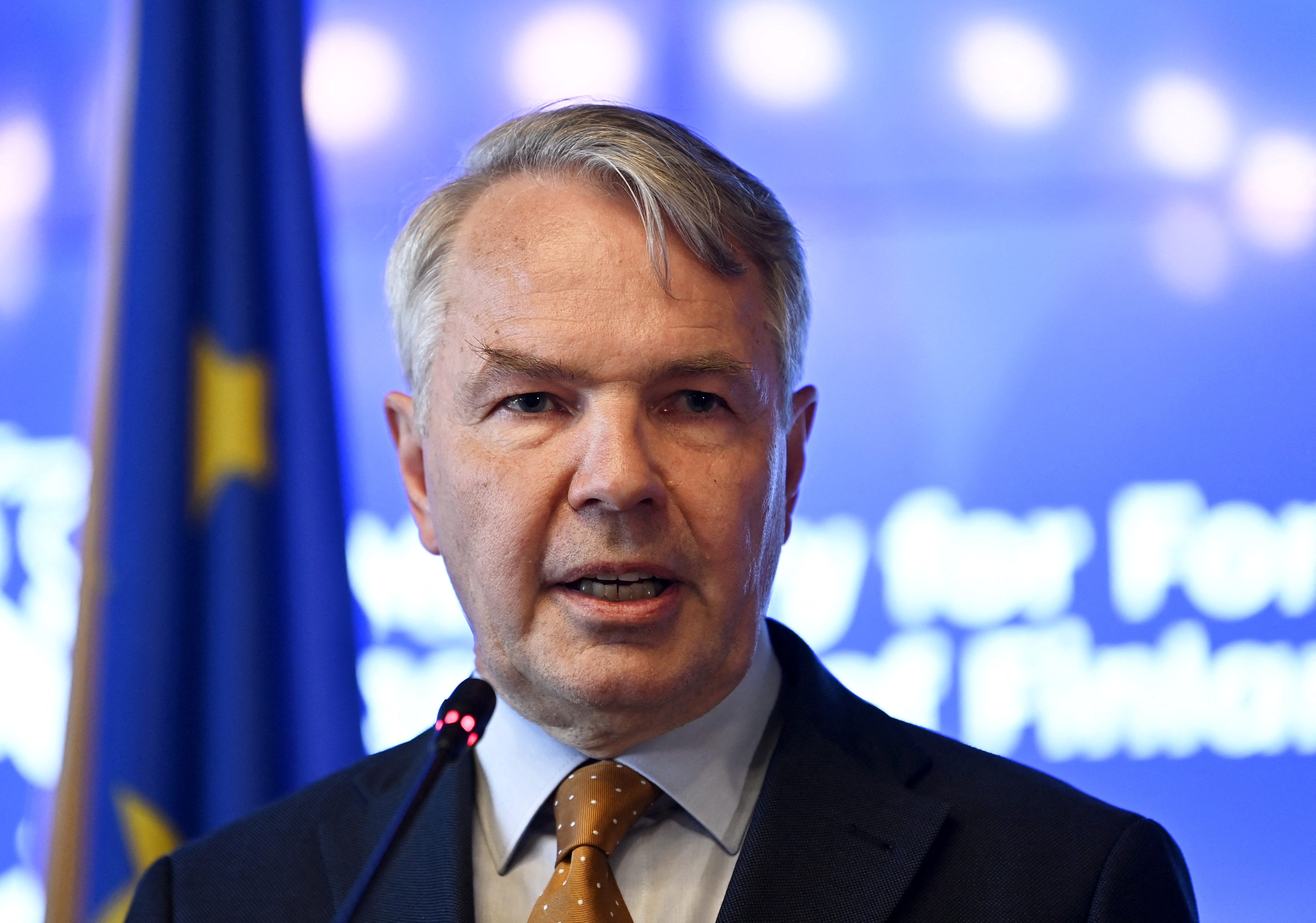 Polish Foreign Minister Rau visits Finland