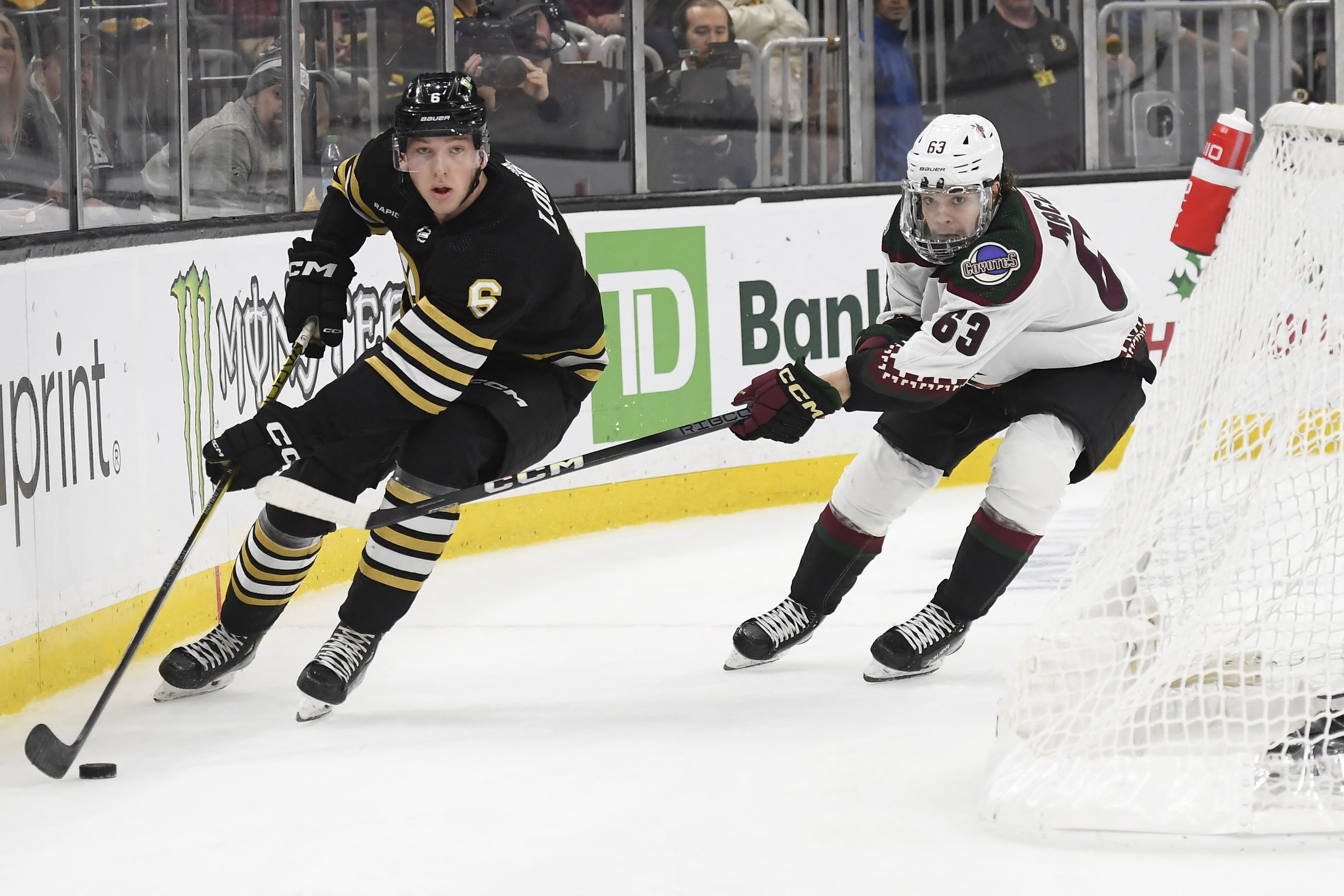 David Pastrnak (3 Points), Bruins Fend Off Pesky Coyotes | Reuters