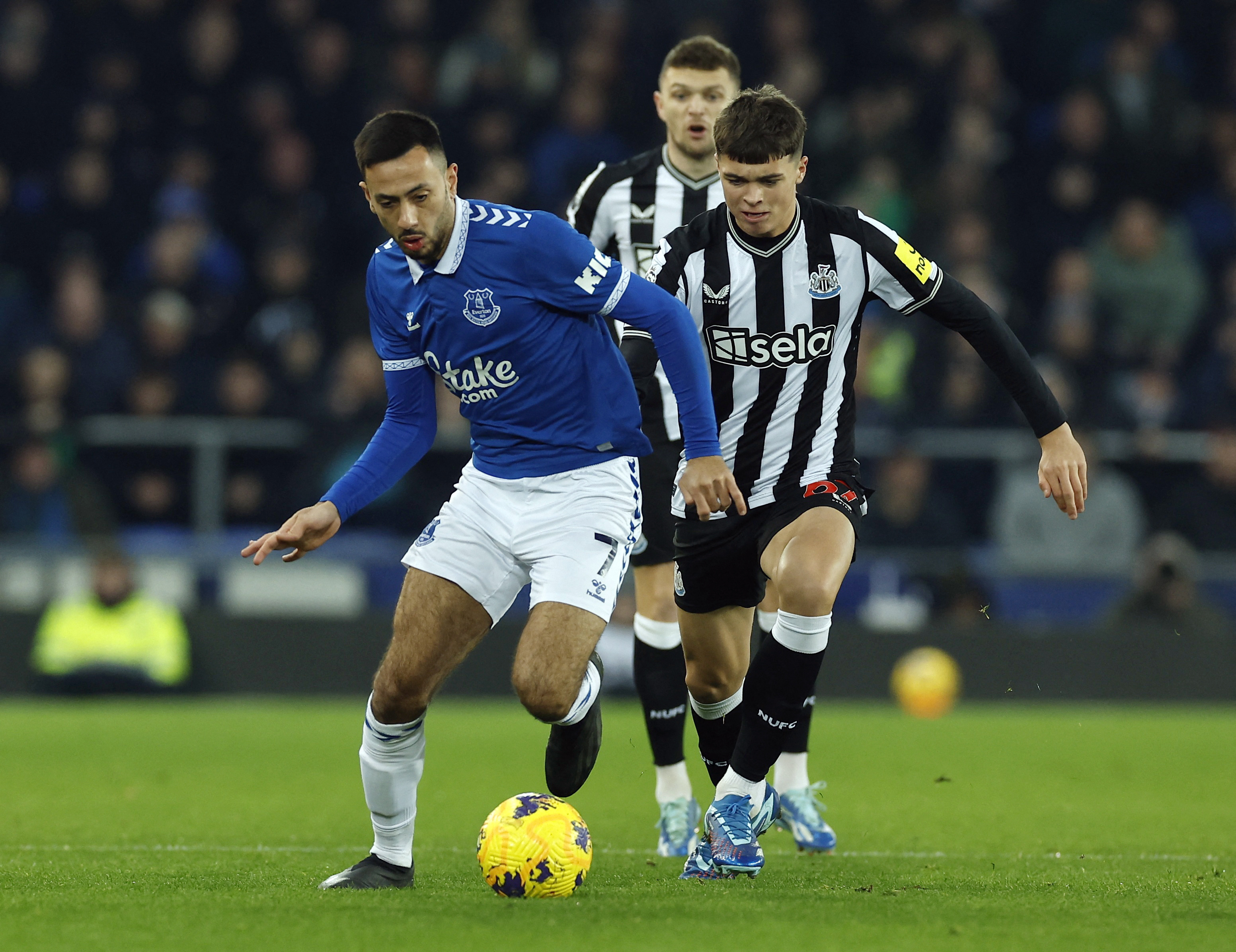 Everton Out Of Bottom Three After 3-0 Win Over Newcastle | Reuters