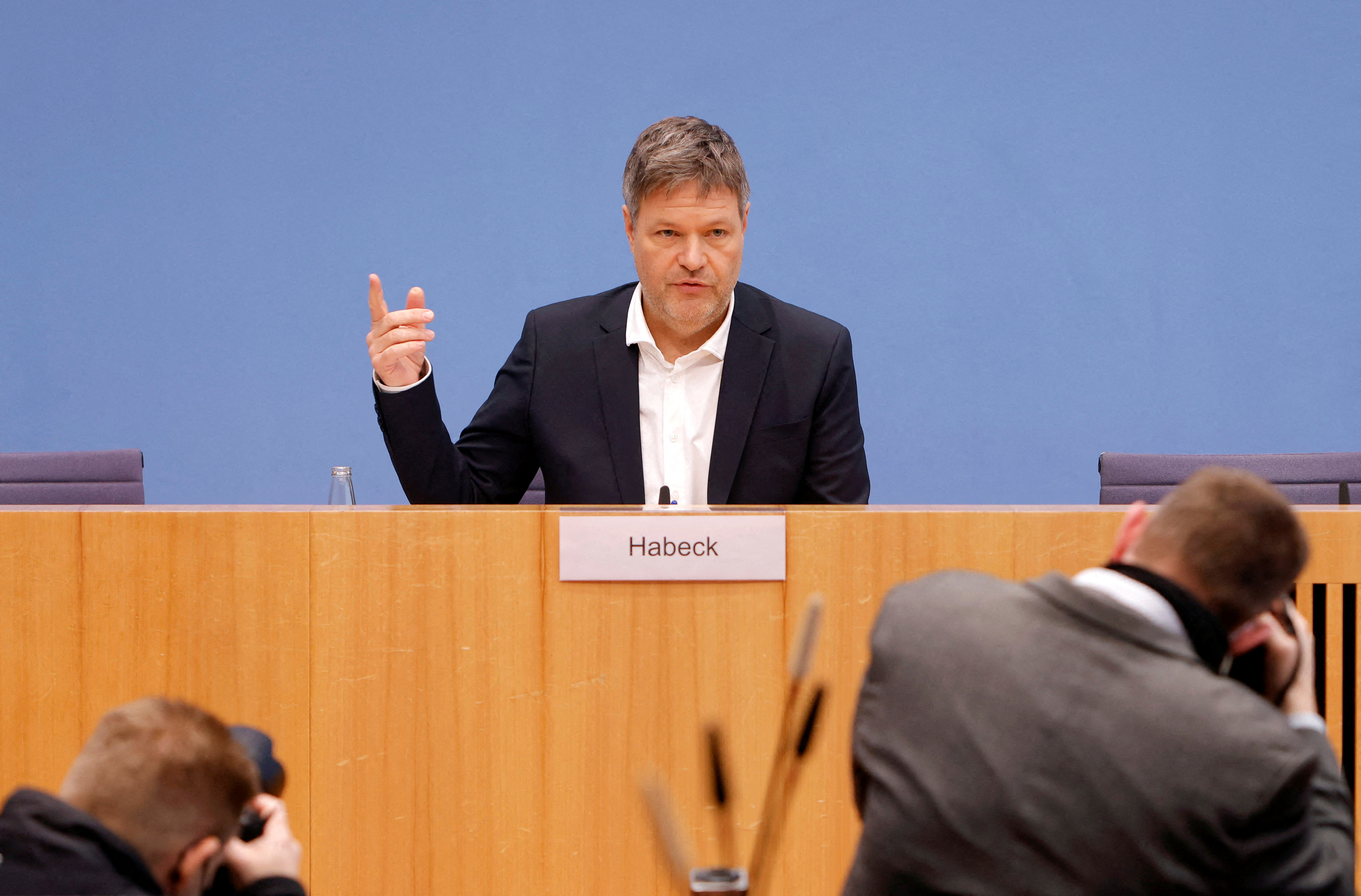 German Economy and Climate Protection Minister Robert Habeck gestures during a news conference in Berlin, Germany, January 11, 2022.  REUTERS/Michele Tantussi