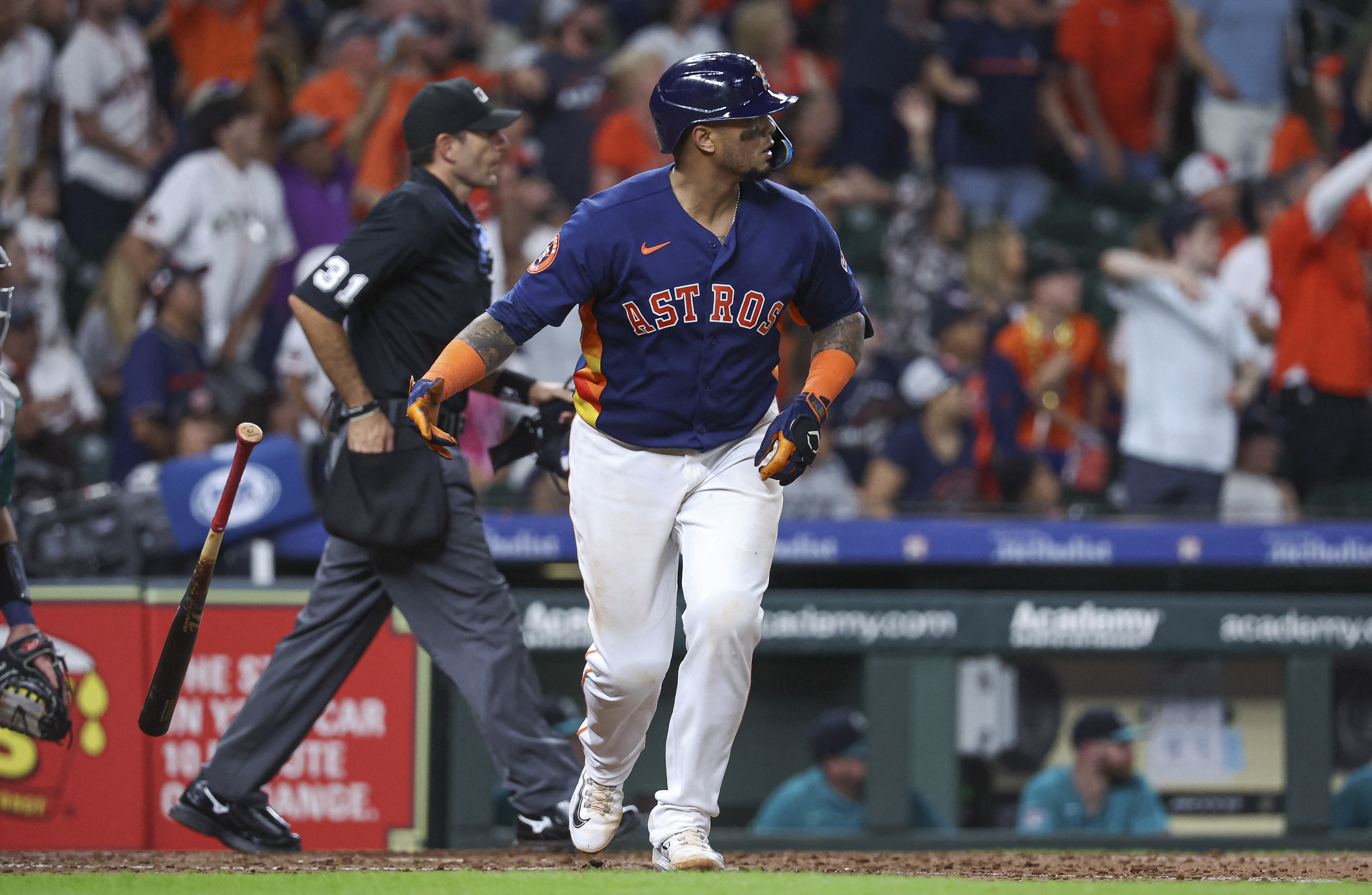 Martin Maldonado's late heroics help Astros edge Mariners