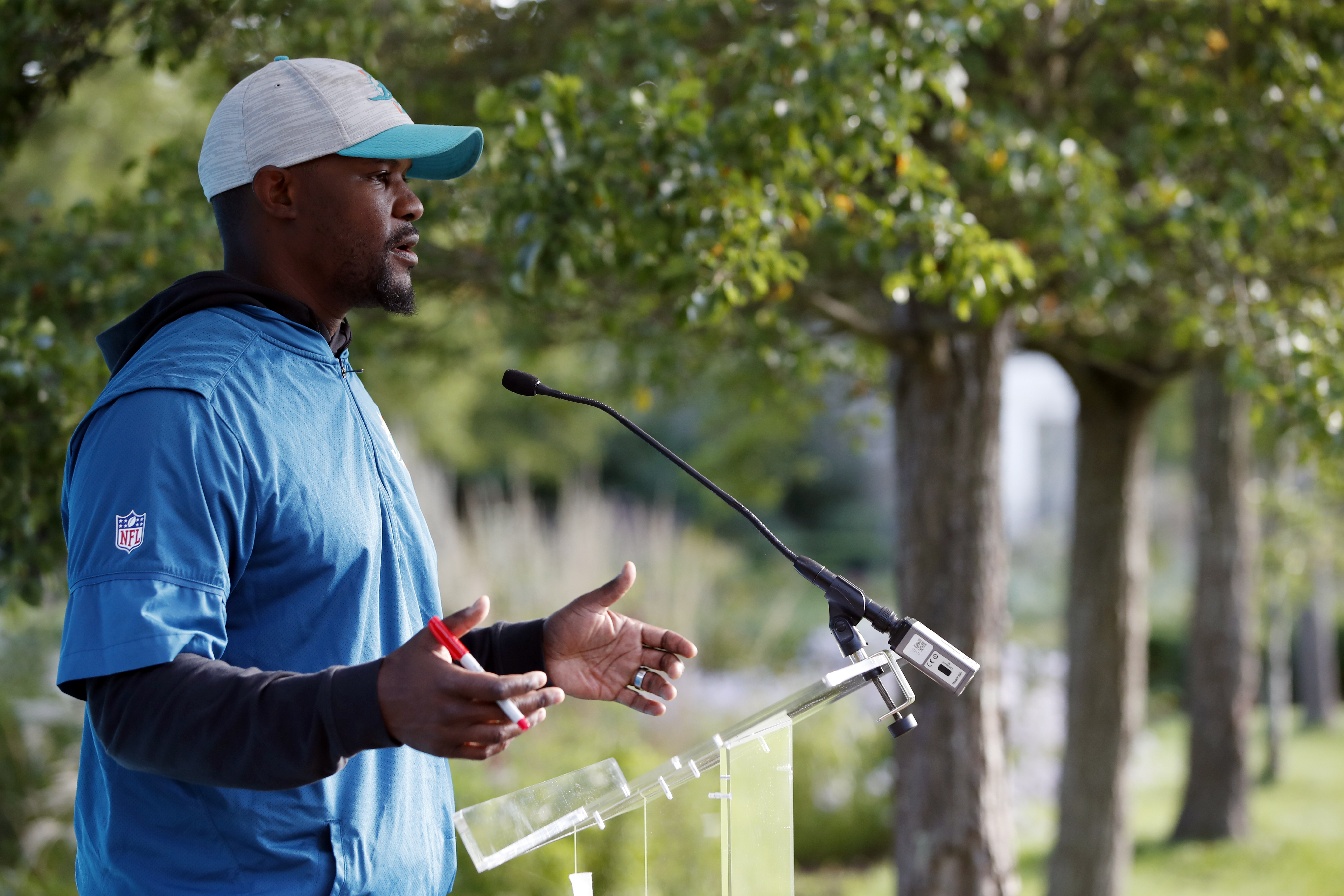 Steelers Hire Brian Flores as an Assistant Amid His N.F.L. Lawsuit