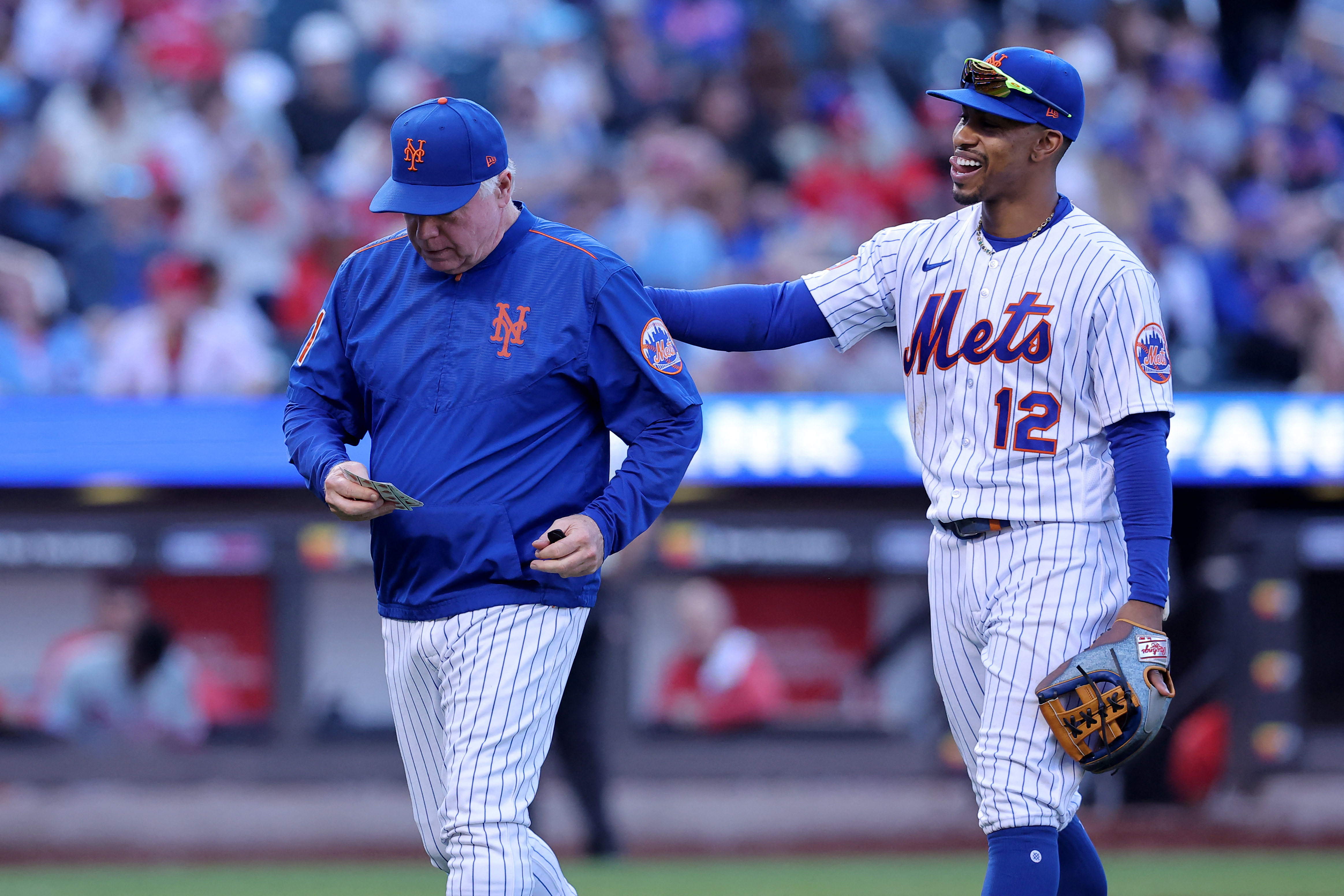 Phillies pound Mets, face Marlins in wild-card round - Field Level