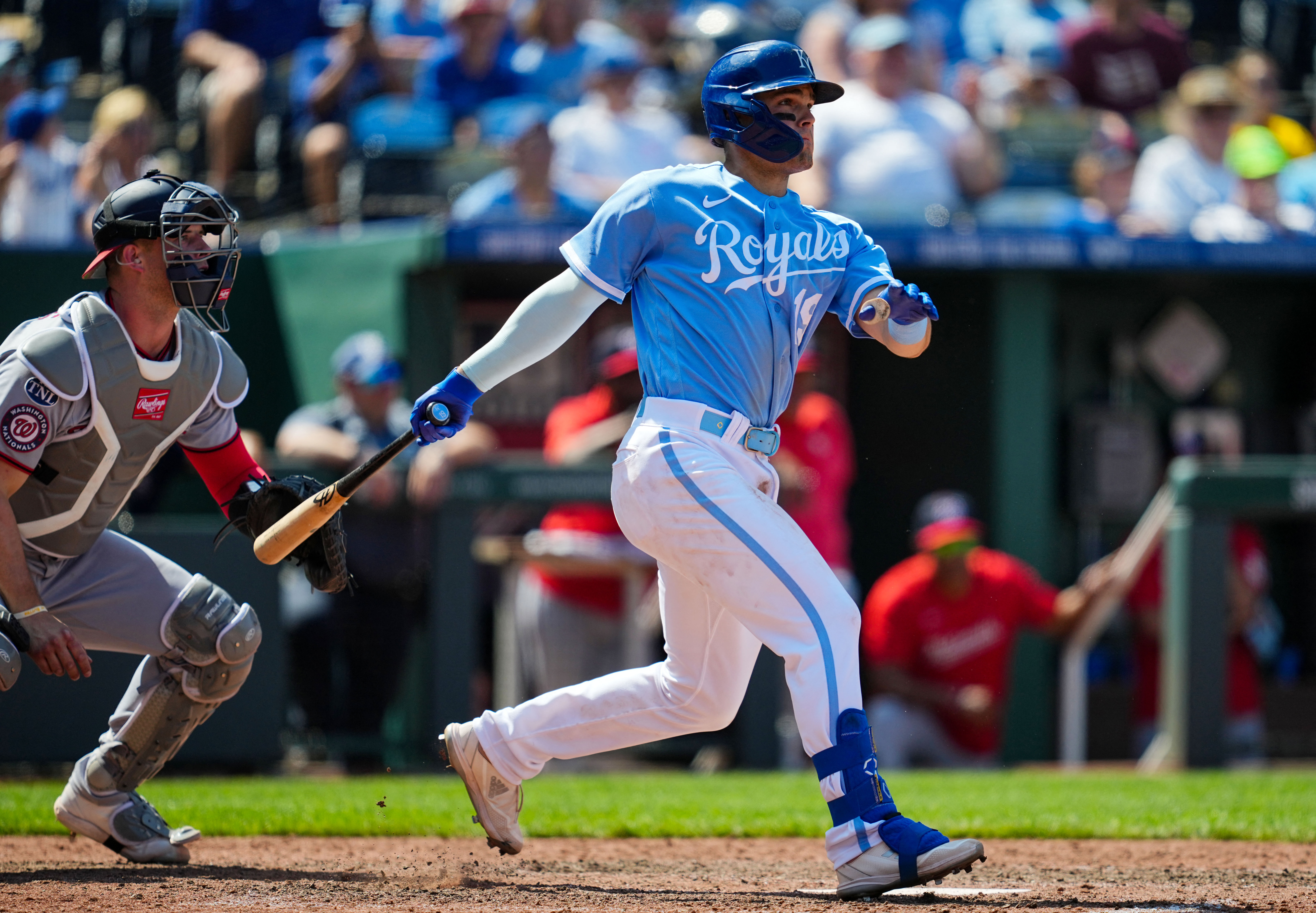 Late error helps Royals avoid sweep against Nationals
