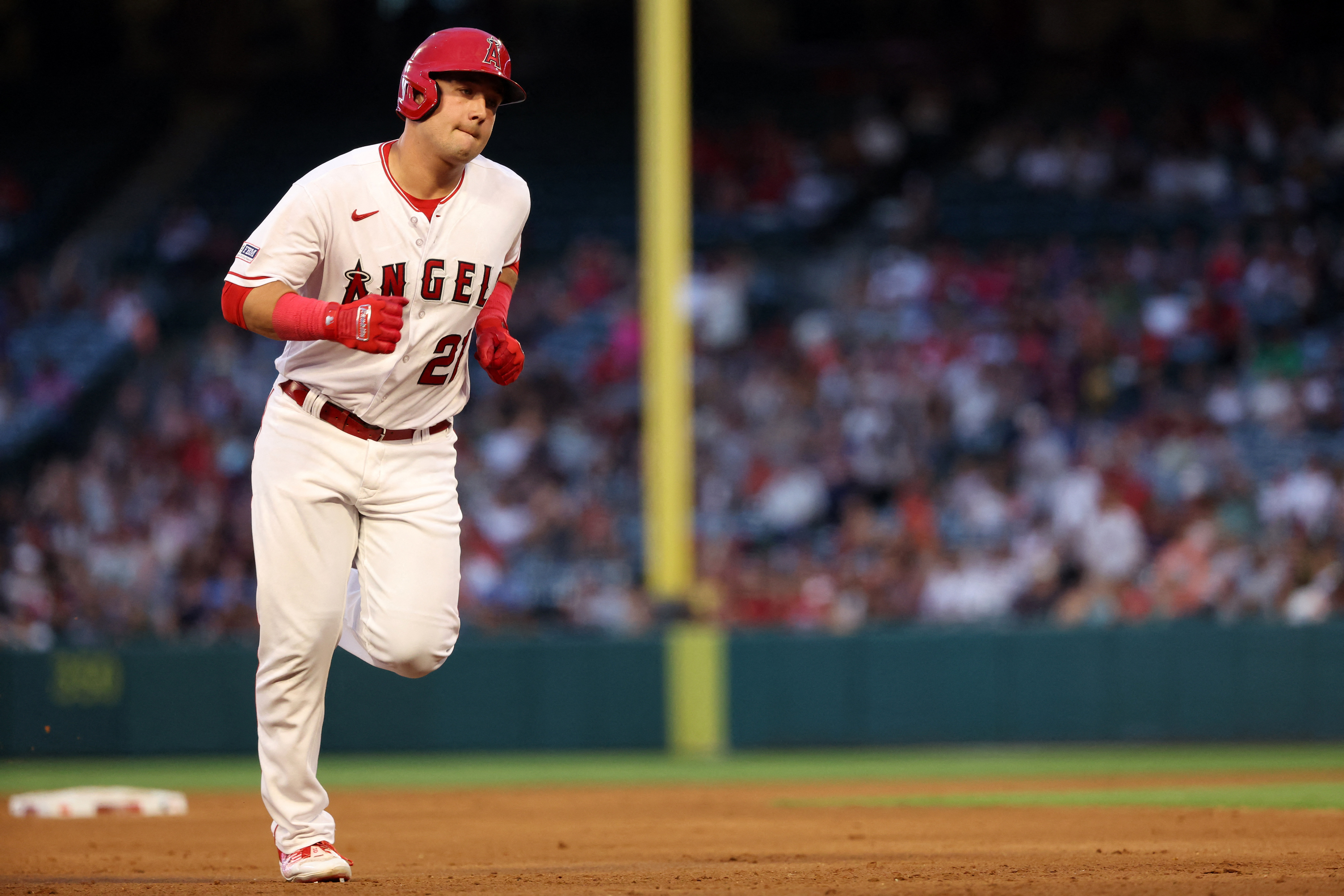 Angels ride four long balls in 6-2 win over Cleveland