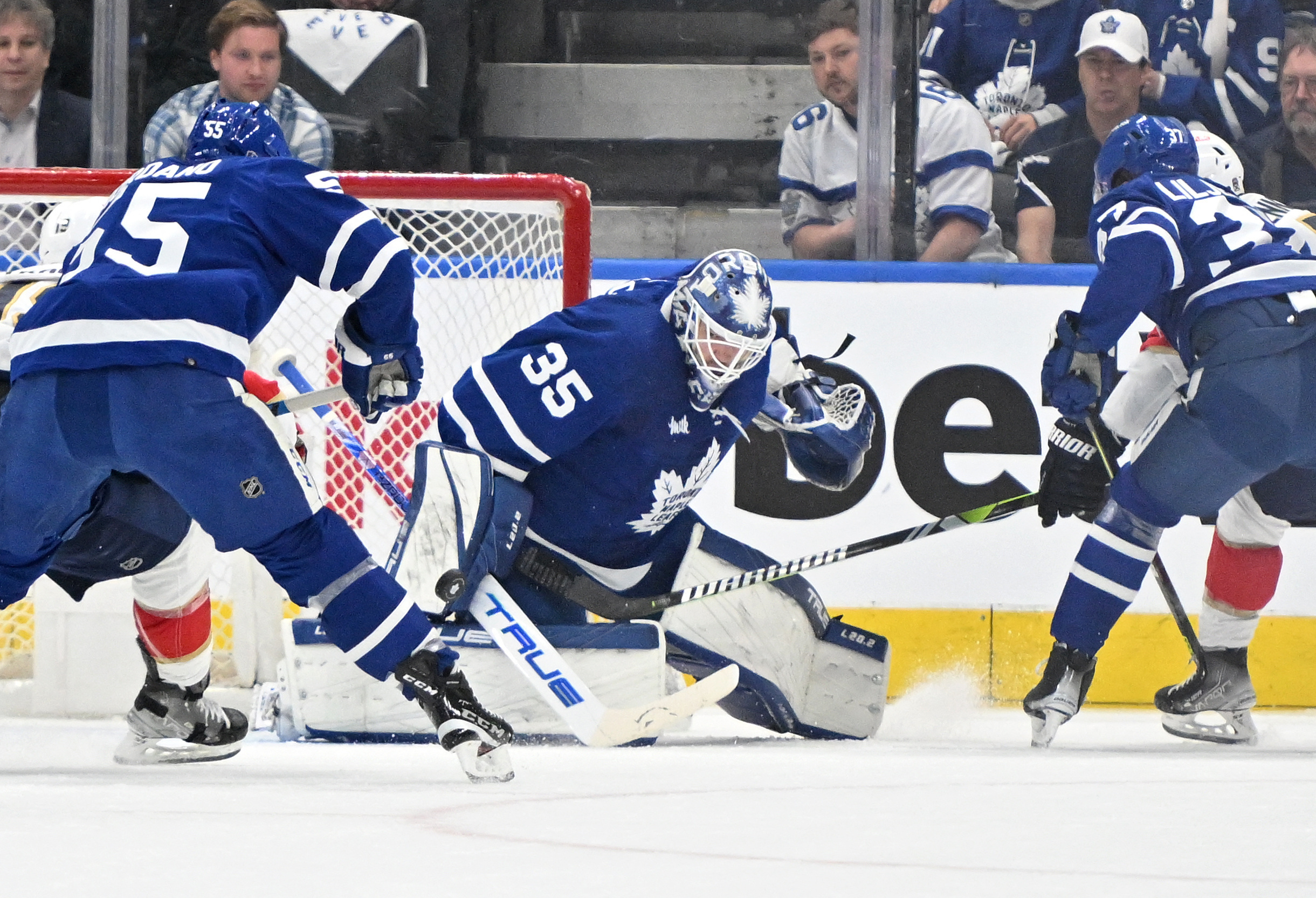 Panthers maintain momentum, beat Leafs in Game 1 - The Rink Live