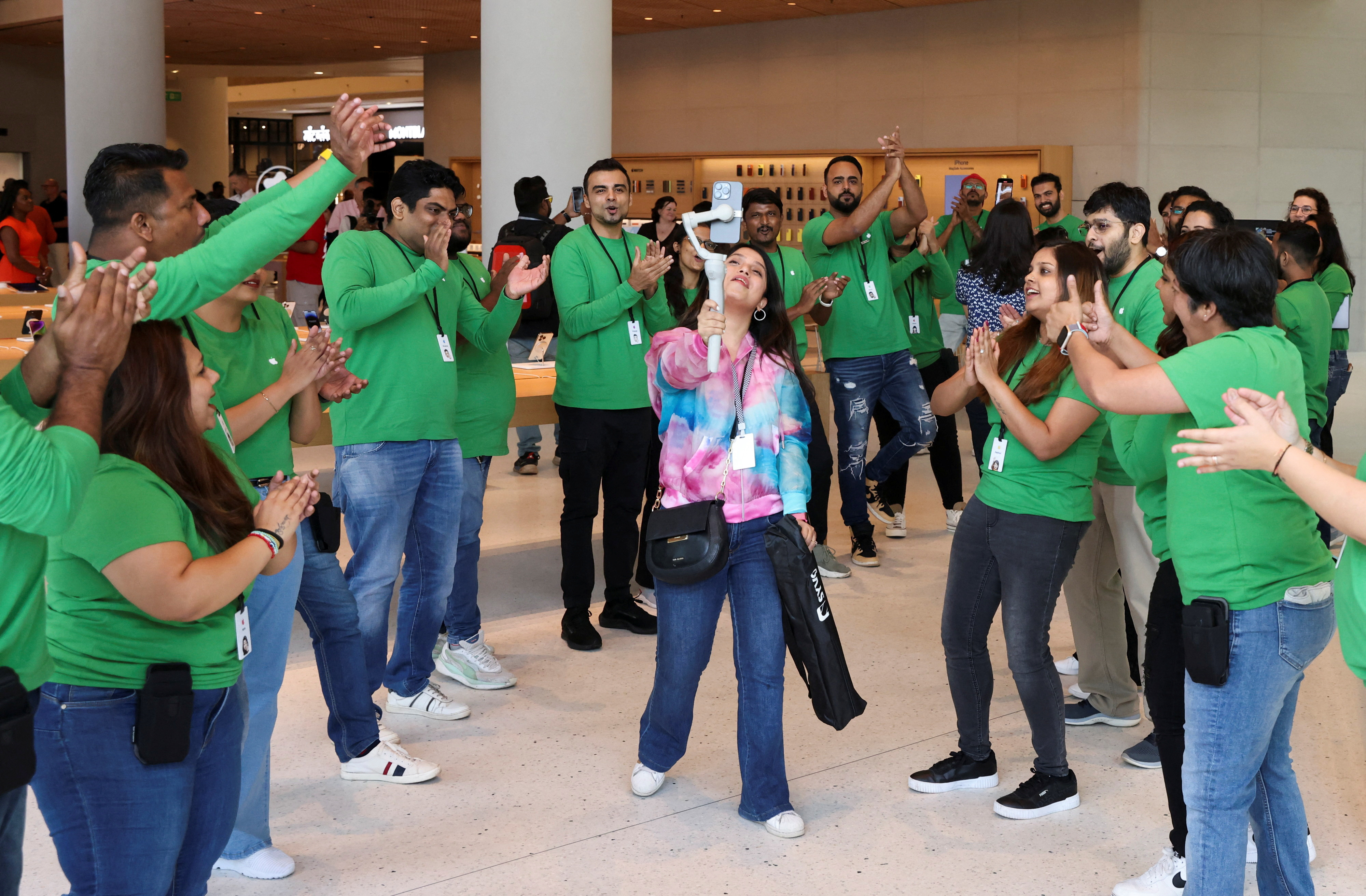 First Look: Apple store turns up the heat in Miami