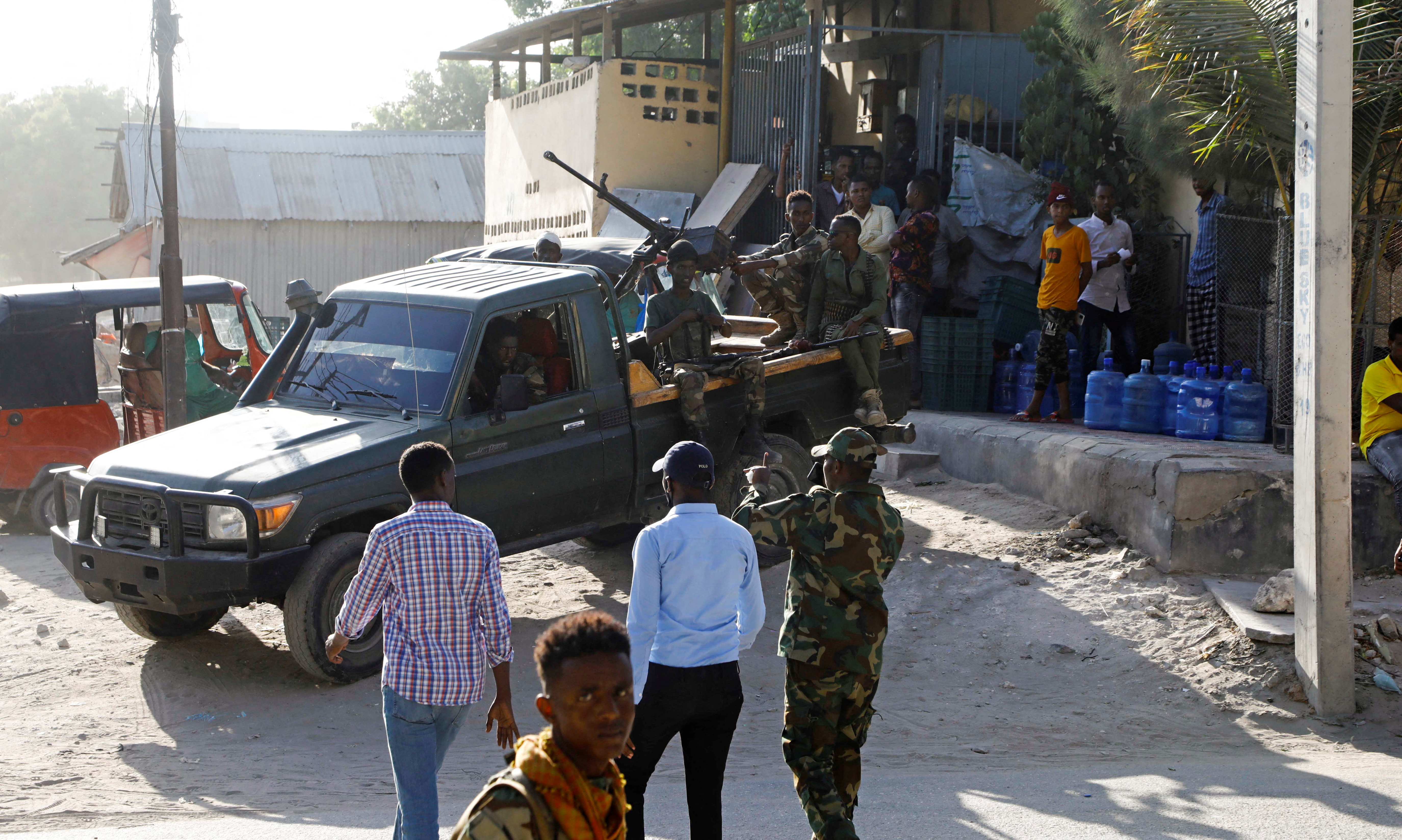 Somali president suspends PM's powers, accusing him of looting