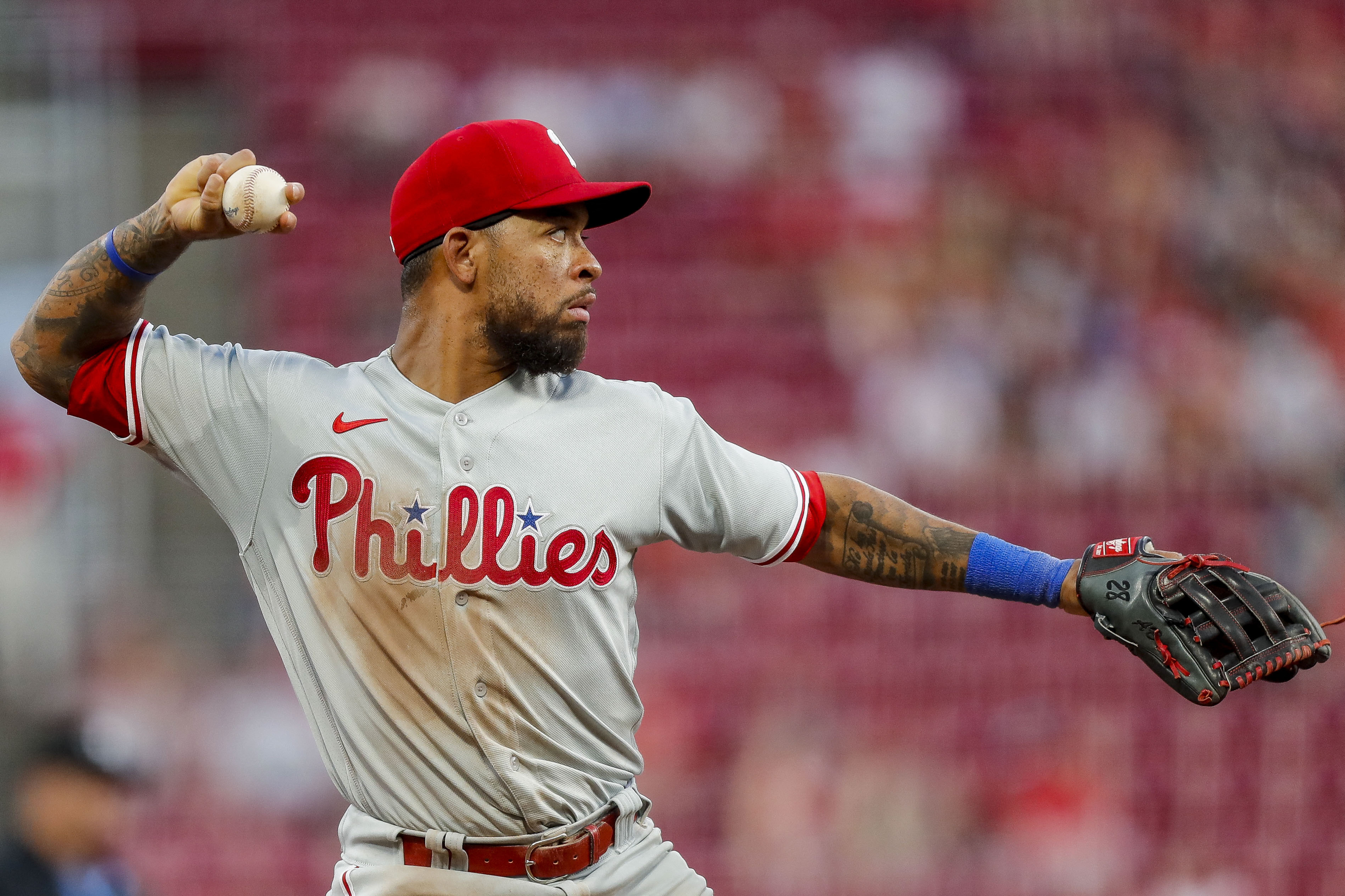 Nick Lodolo strikes out career-high 12 against Phillies 