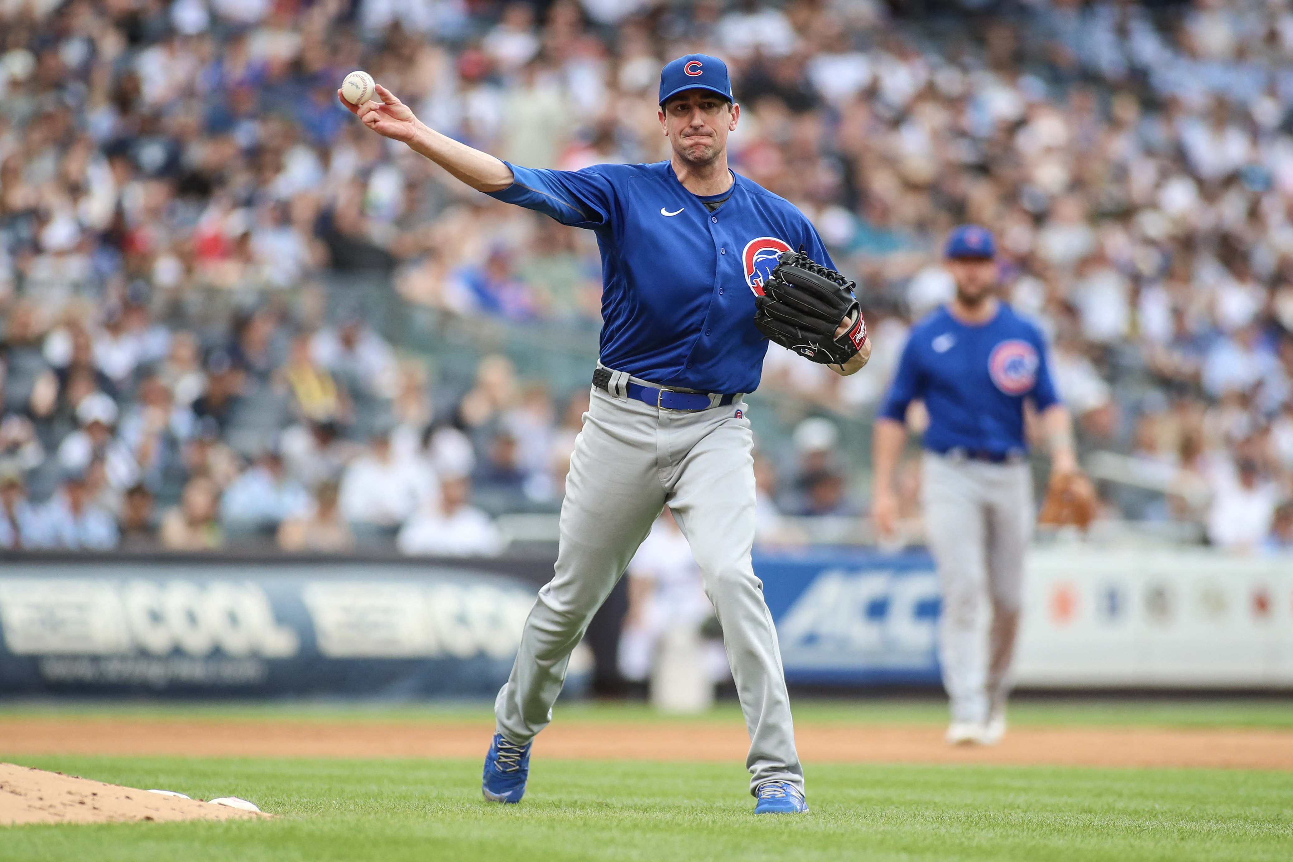 Cubs pile up runs late, take series from Yankees