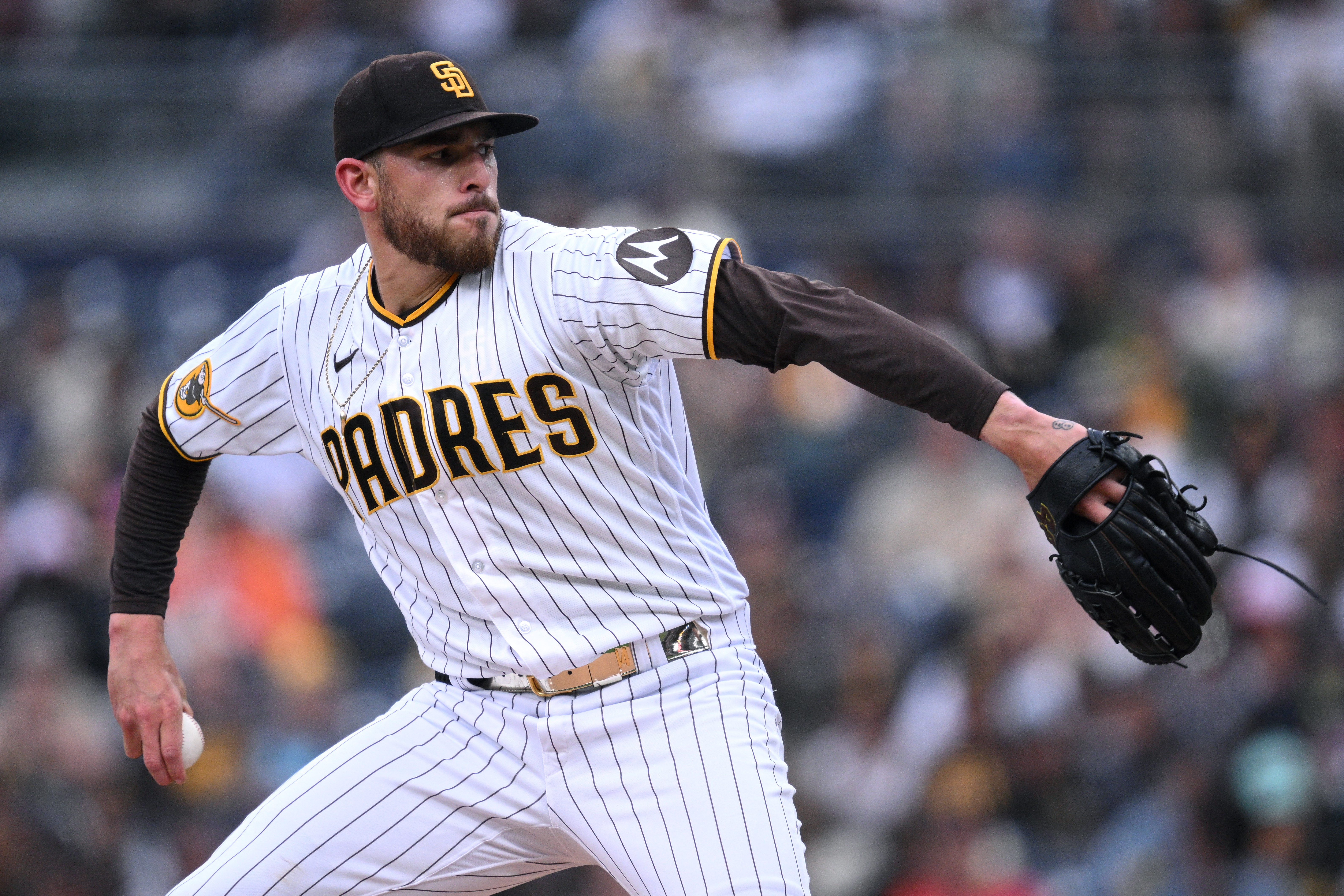 Padres jump on Guardians early, cruise to victory