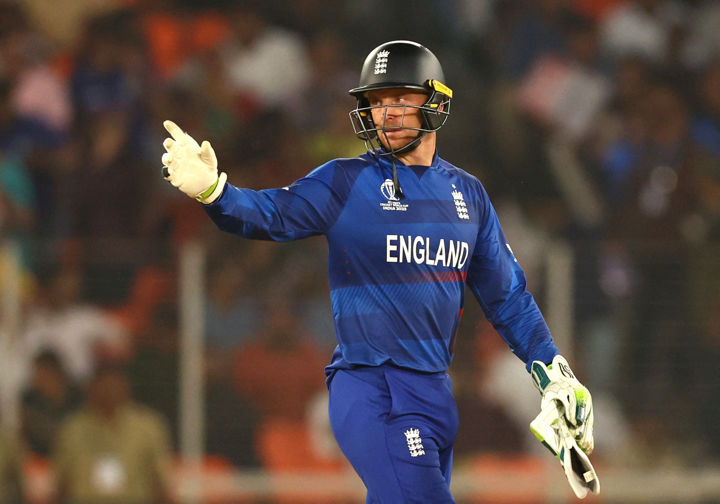 England's title defense in trouble at Cricket World Cup after