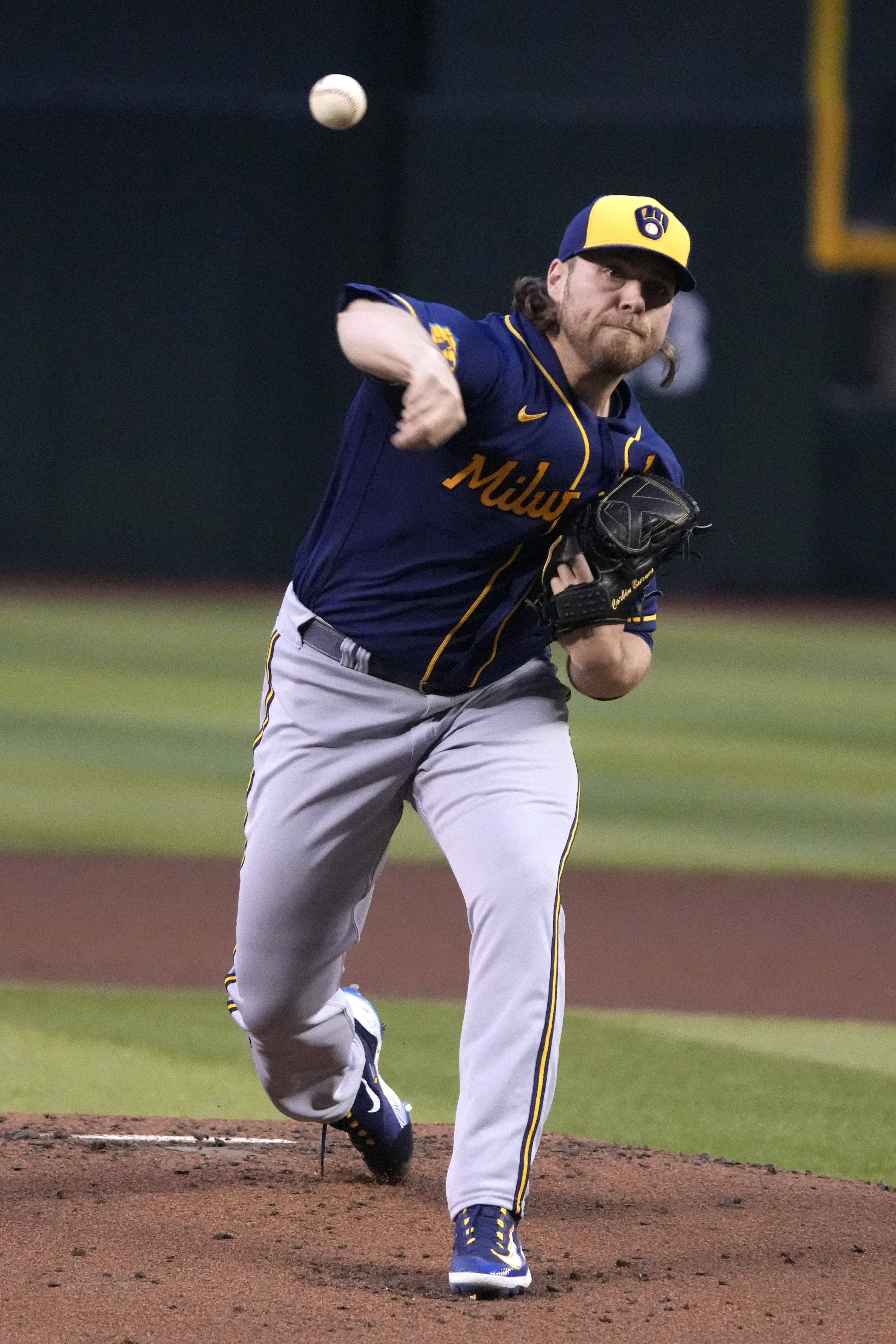 Corbin Burnes regained his form and dominated the Diamondbacks