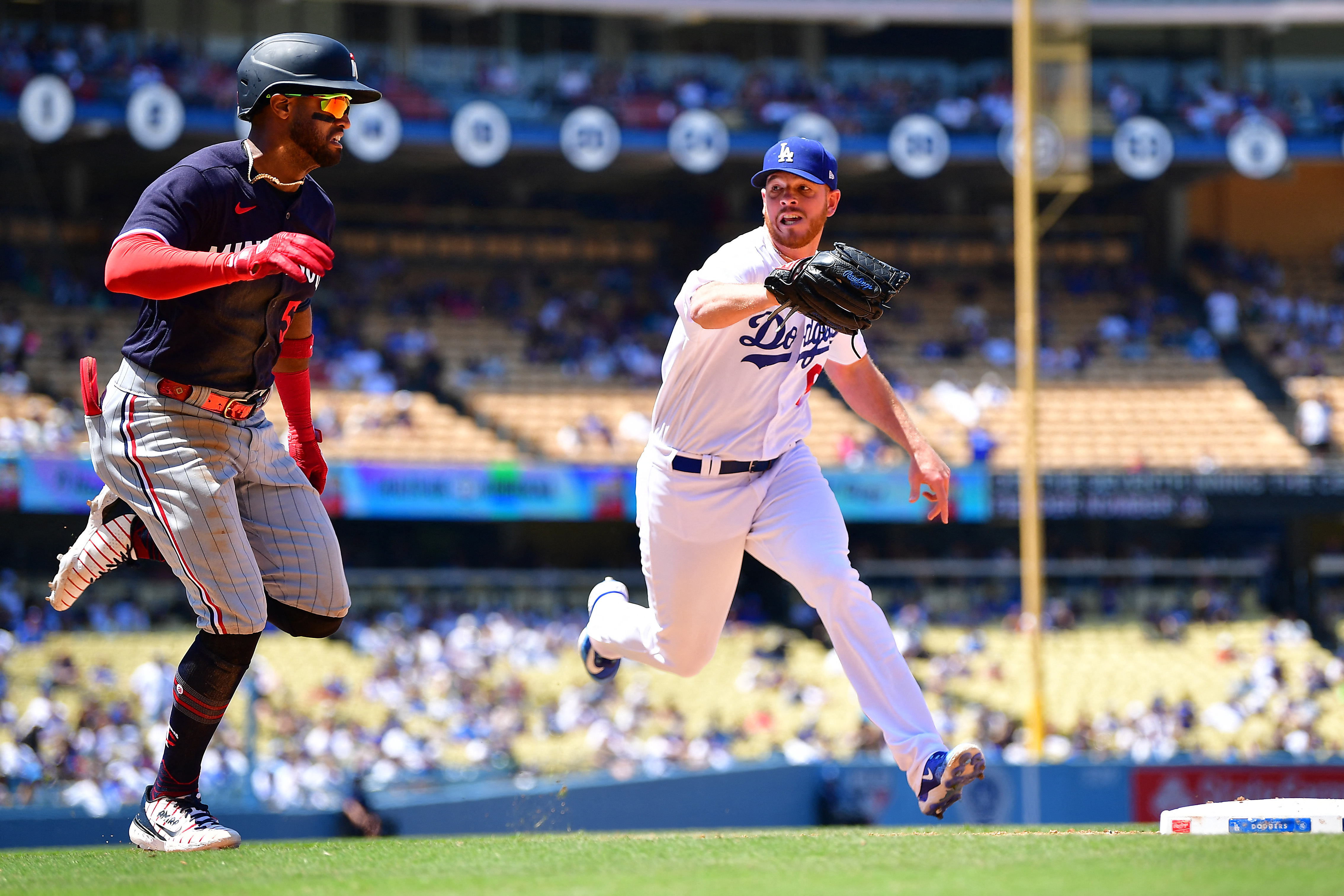 Five-run seventh propels Dodgers to 7-3 win over Twins