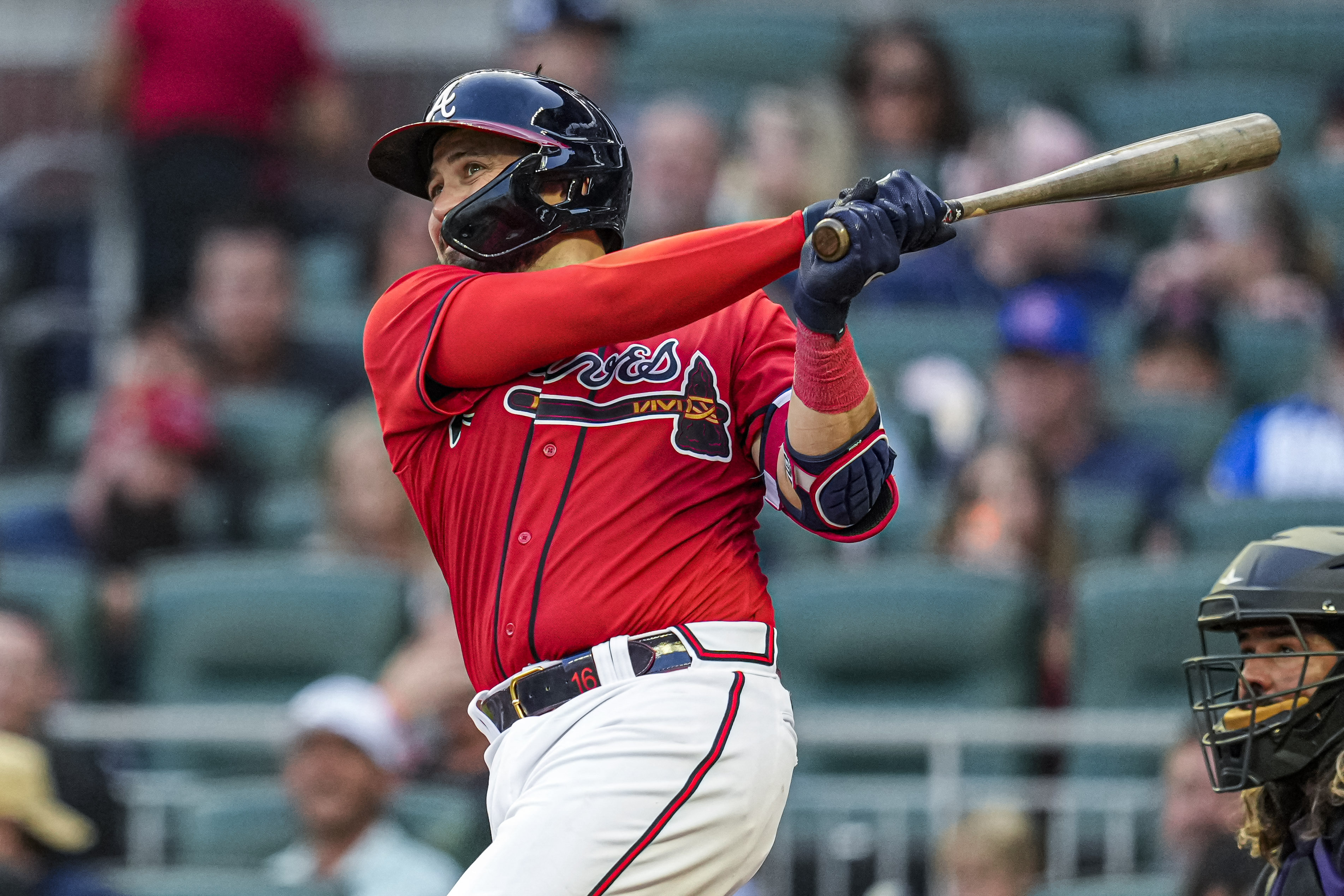 Travis d'Arnaud (2 homers) powers Braves past Rockies