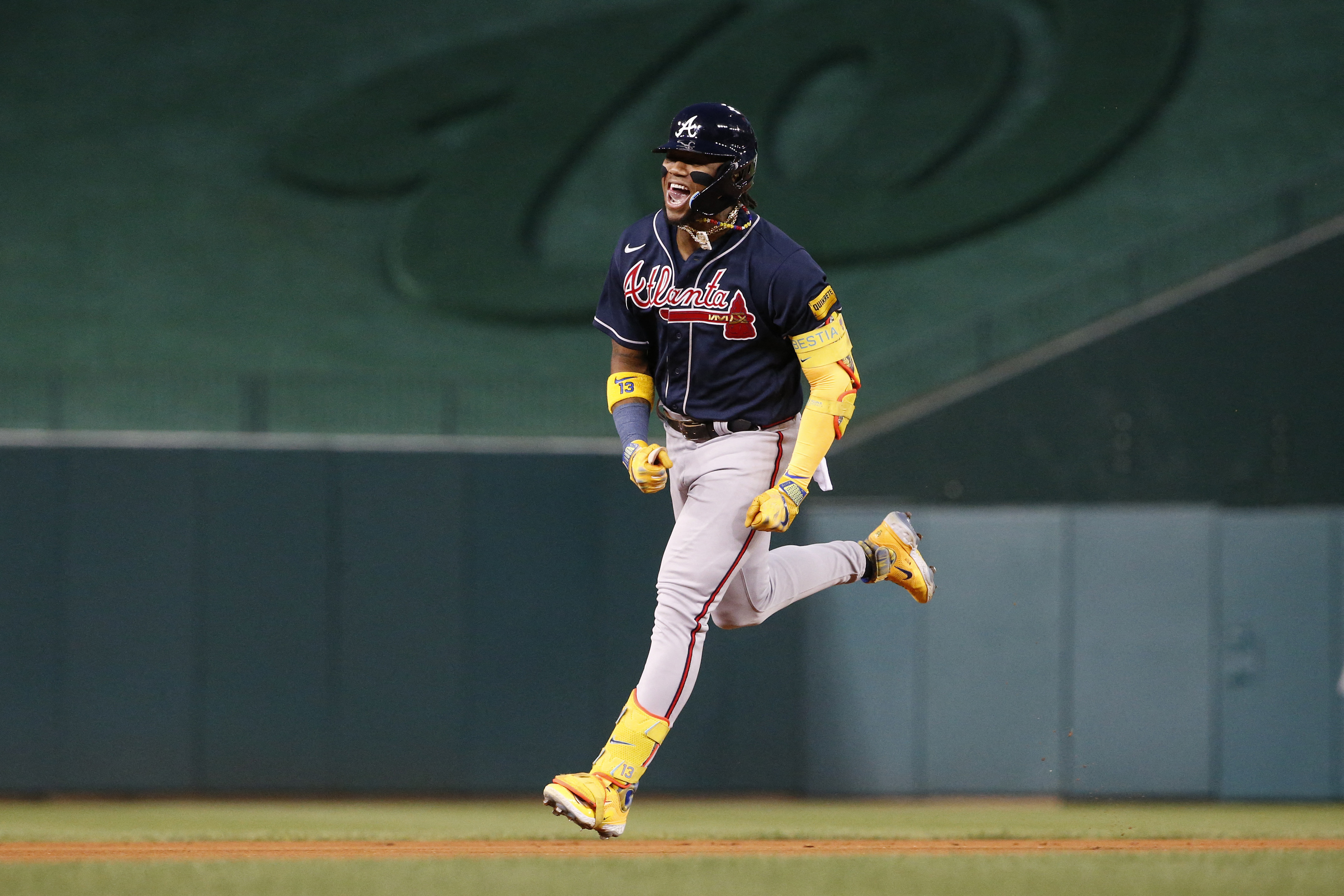 Ronald Acuna Jr. joins 40-40 club, Braves beat Nats on road