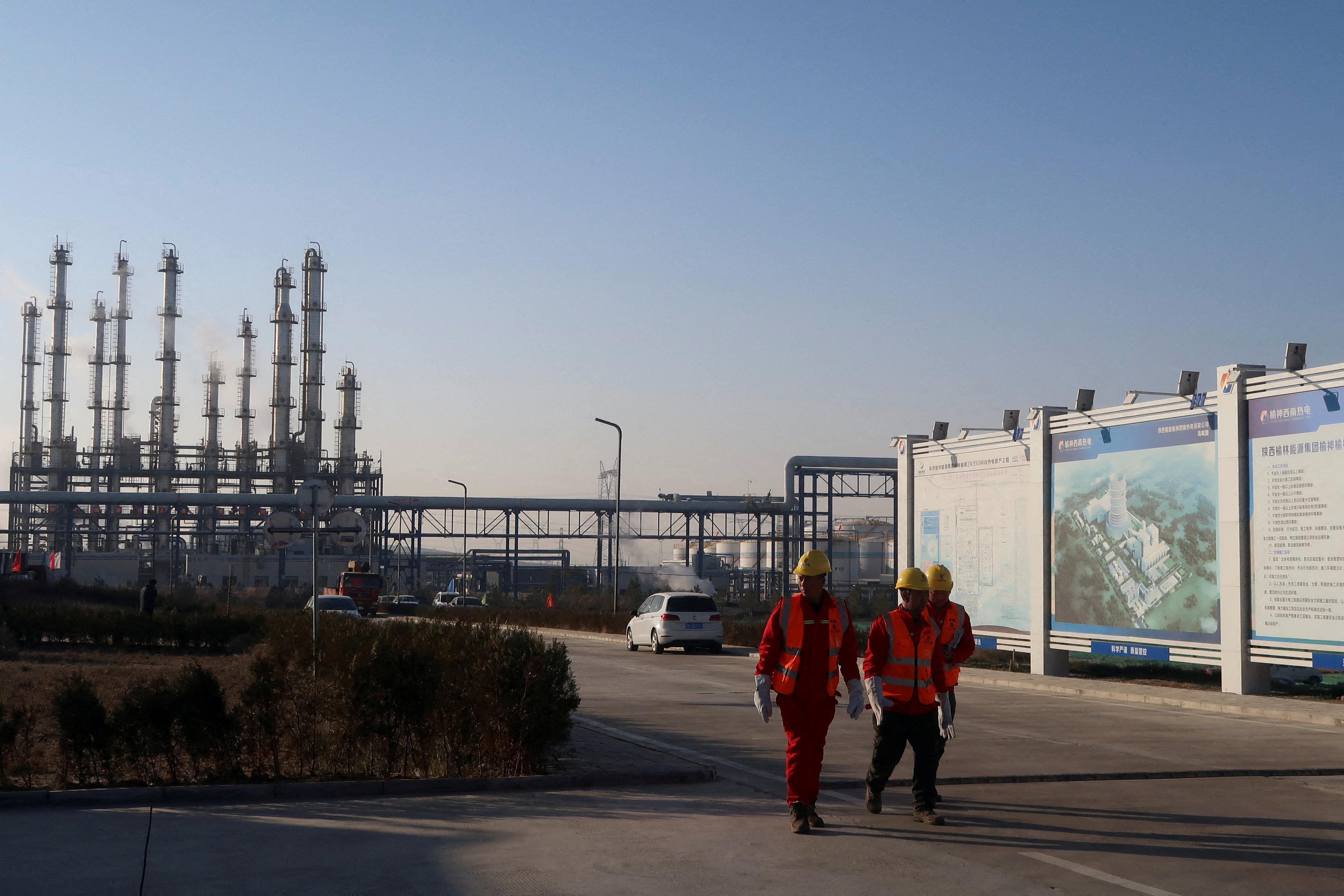 China's 2024 coal power construction hits 10-year high, researchers say |  Reuters