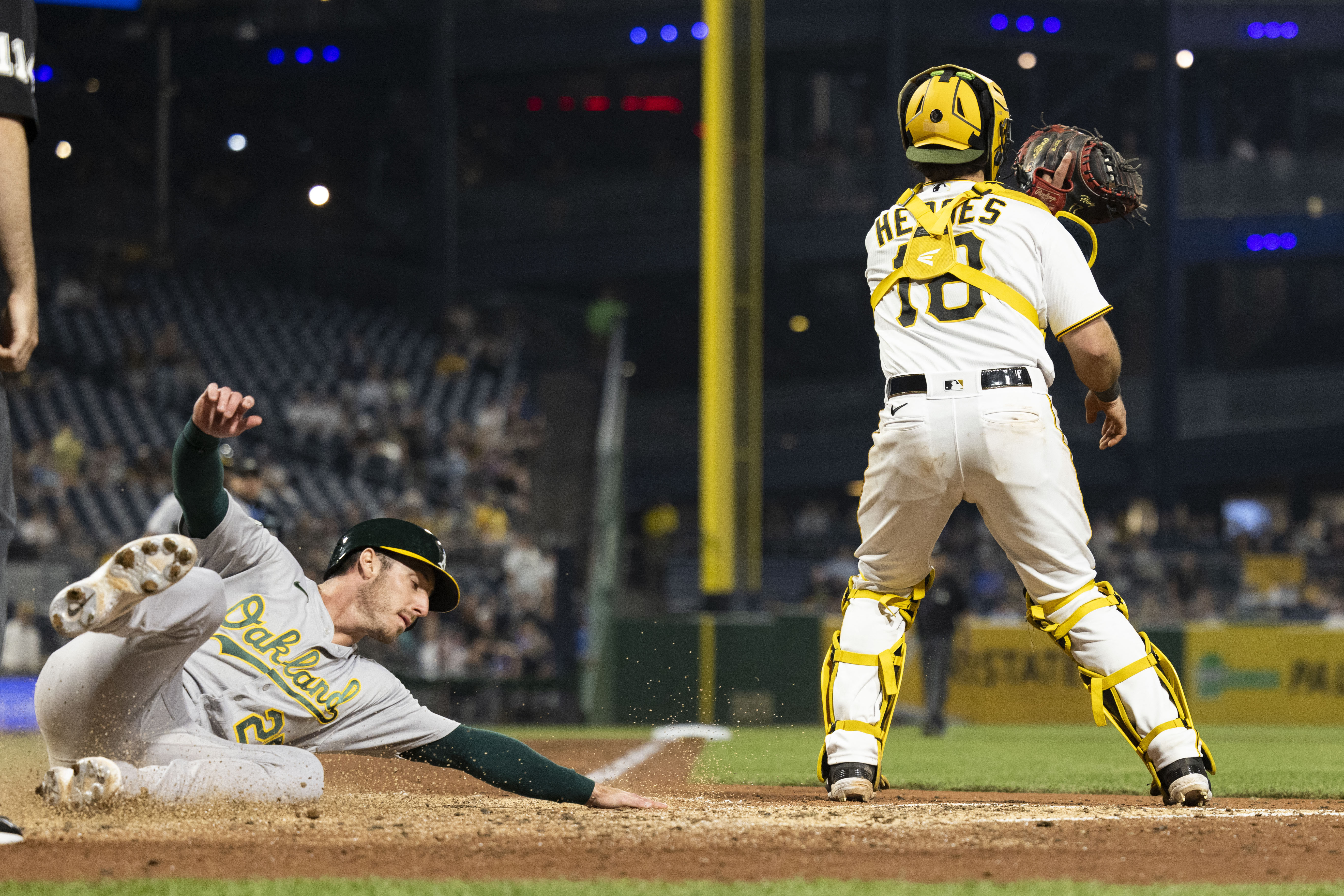 A's fall to Pirates, tie team record with 15th straight road loss