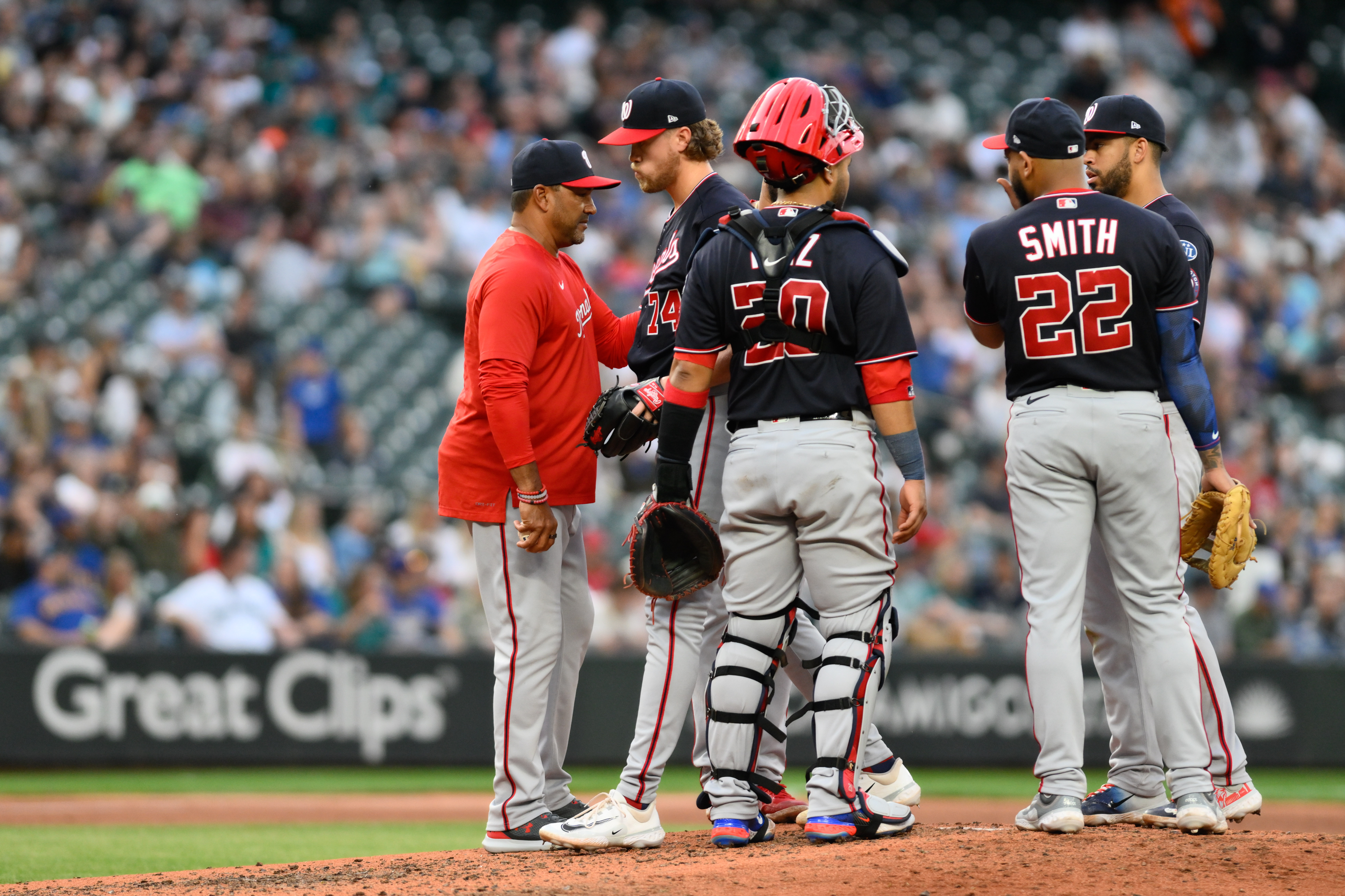 Nationals rally in 11th to take down Mariners