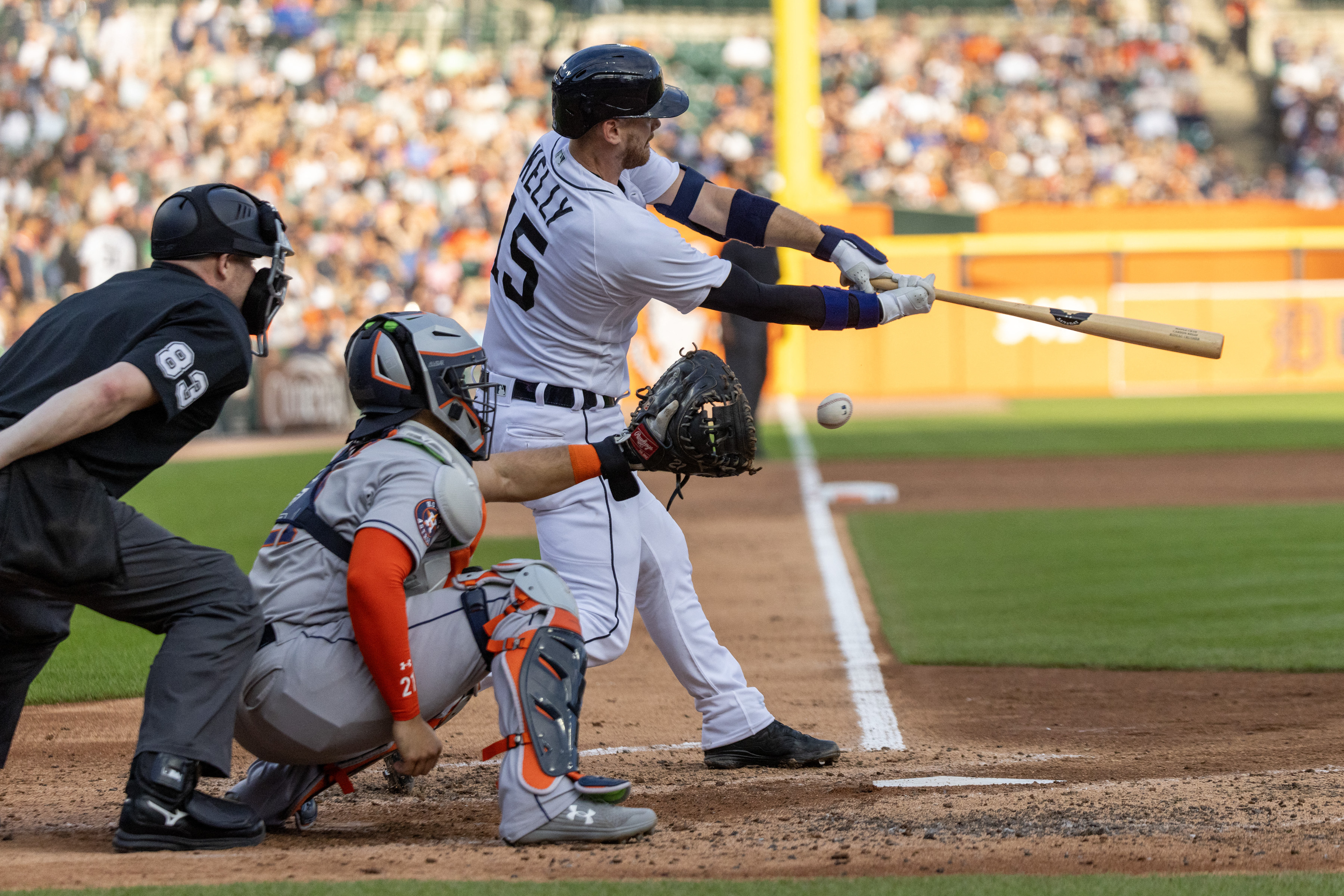 Alex Bregman drives in 4 runs to help lead Astros to win over the Tigers