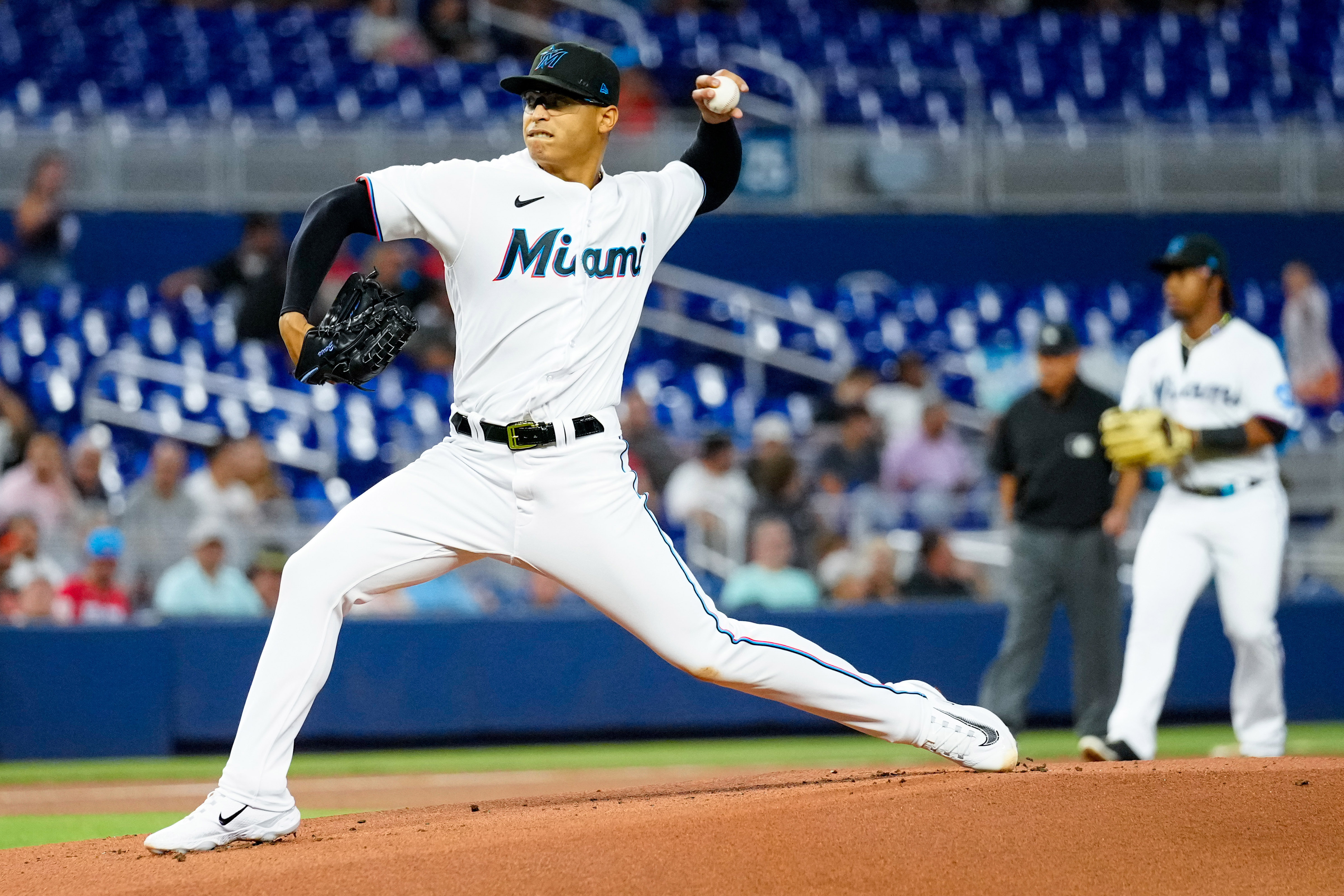 In a pinch, Jorge Soler lifts Marlins over Giants