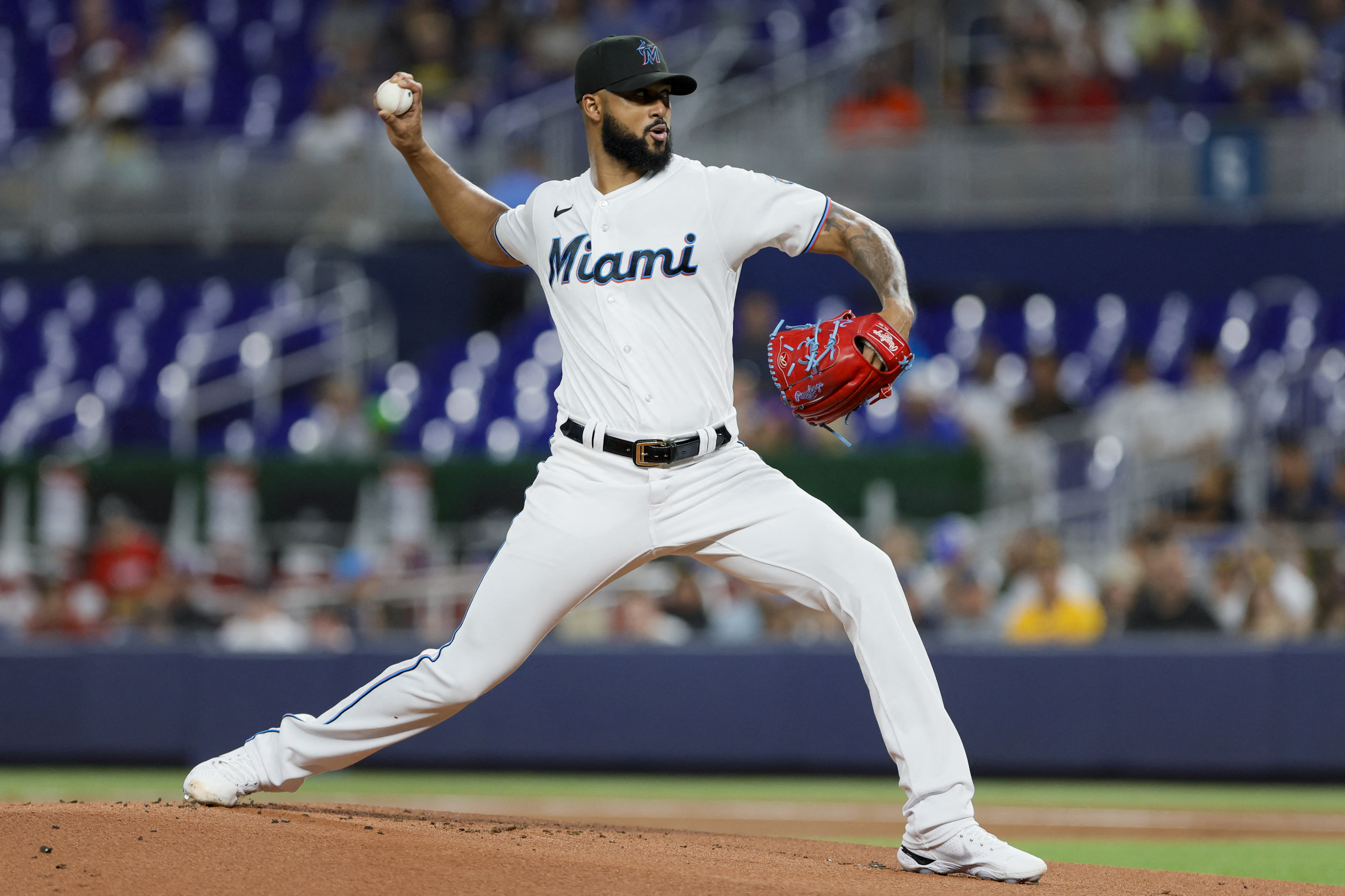 Padres rally past Marlins with five in ninth