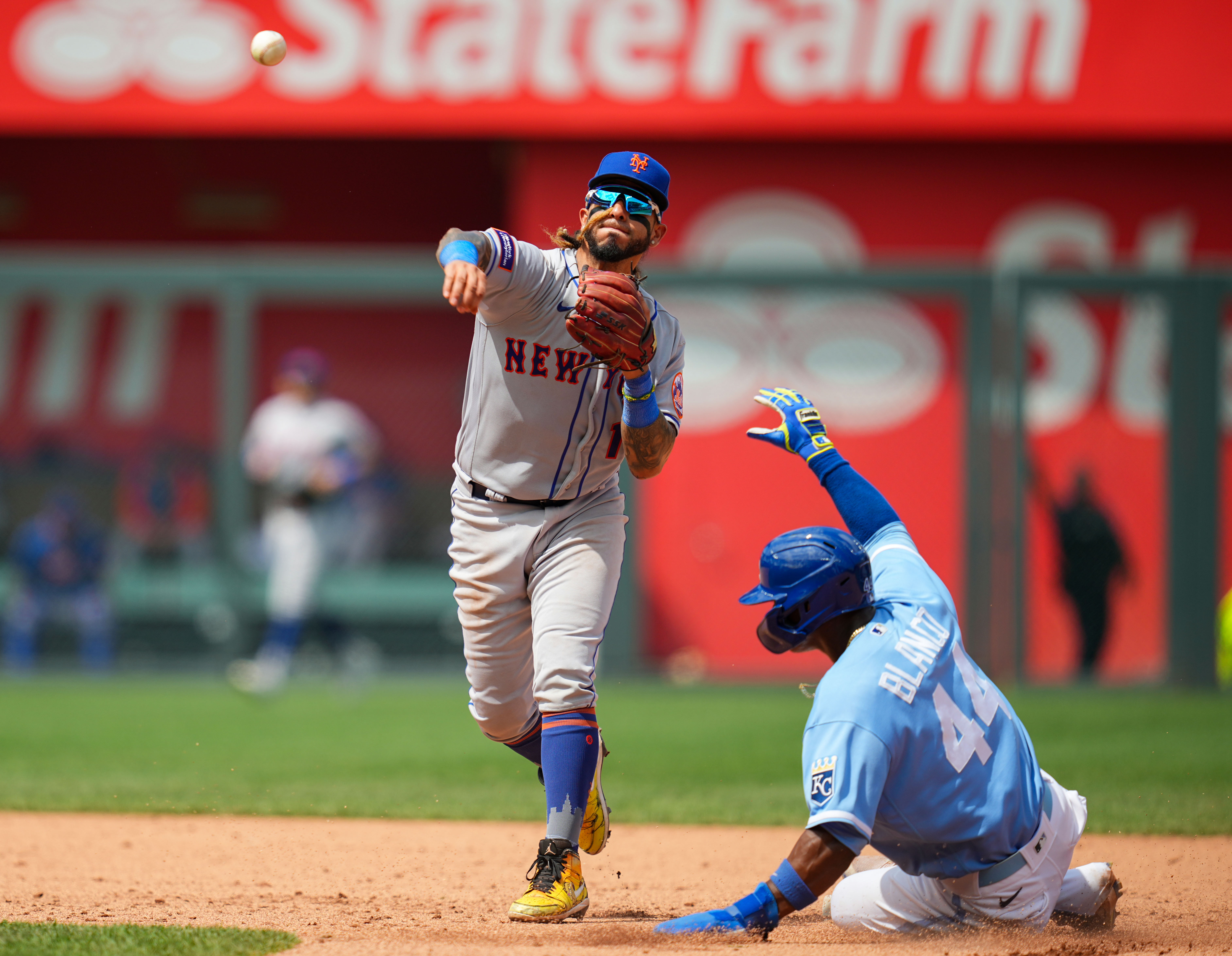 Singer throws 8 innings of 3-hit ball as Royals pound Mets 9-2 to complete  a series sweep - The San Diego Union-Tribune