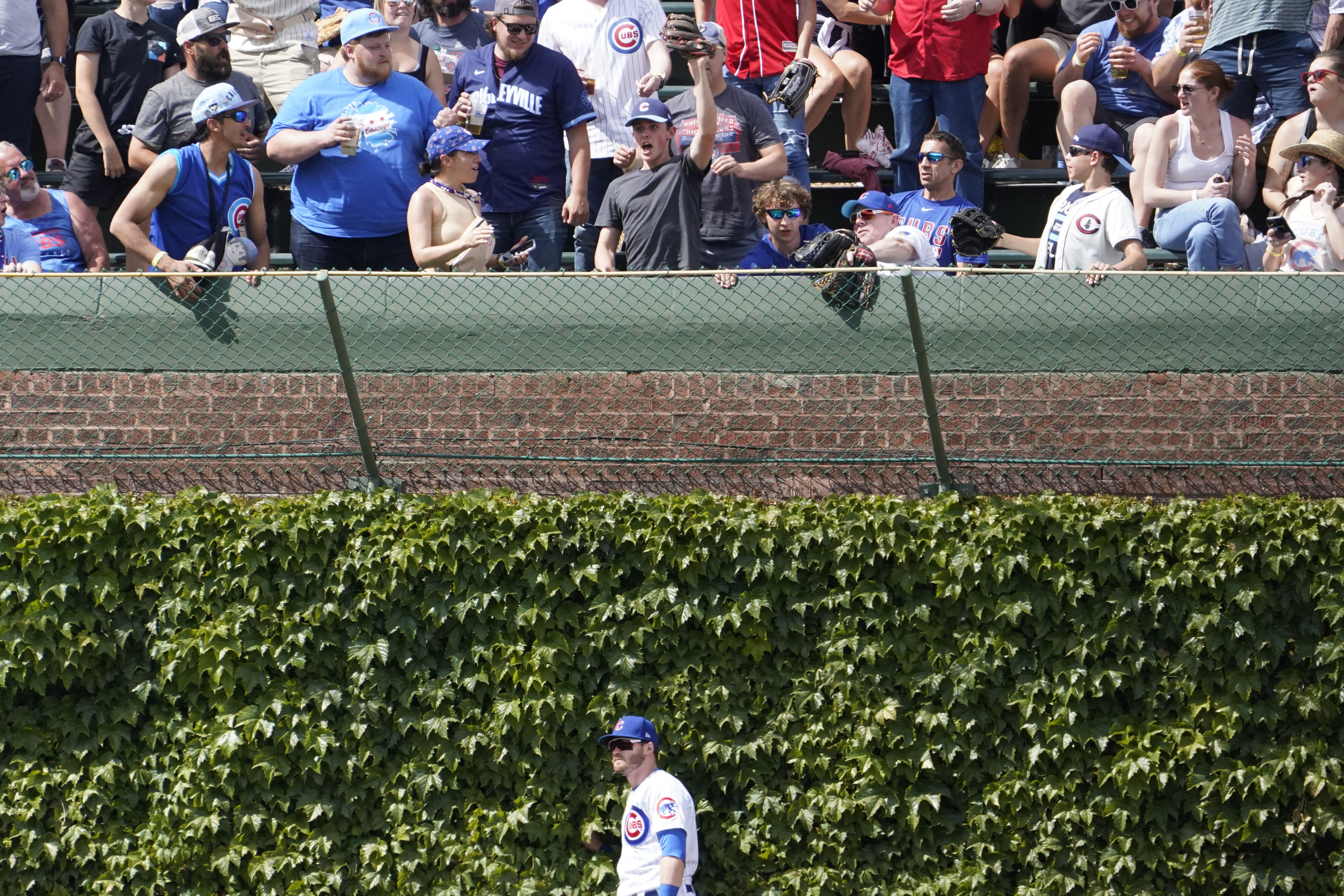 Local Cubs, Reds superfans' excitement amps up ahead of Field of