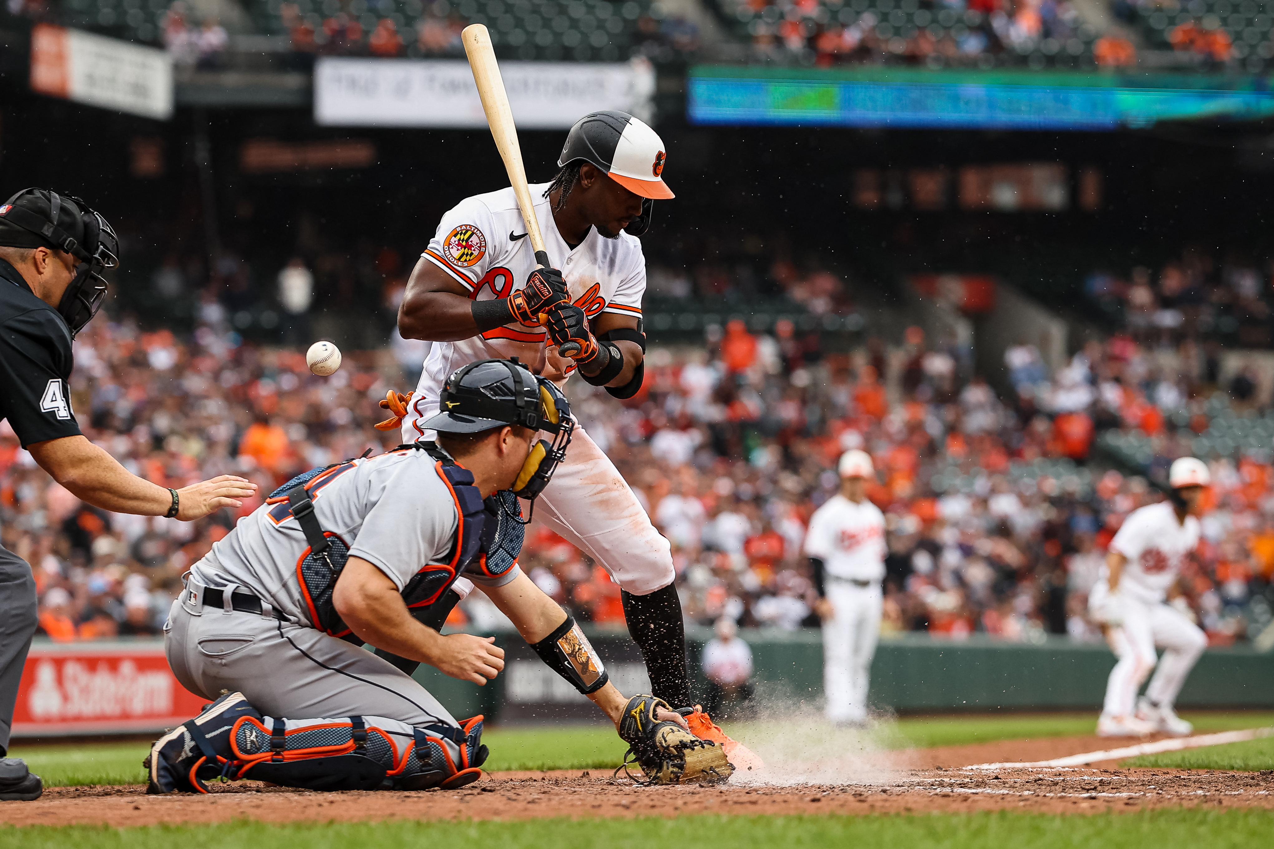 Orioles beat Tigers in 10 after Eduardo Rodriguez's perfecto bid