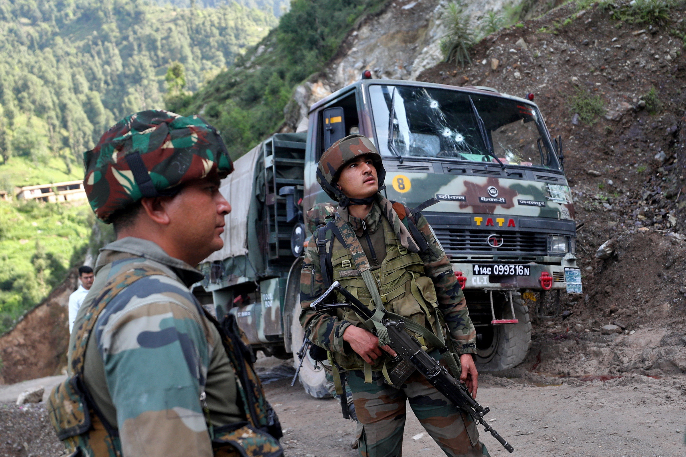 Militant Attack Kills Five Indian Army Soldiers In Kashmir Region | Reuters