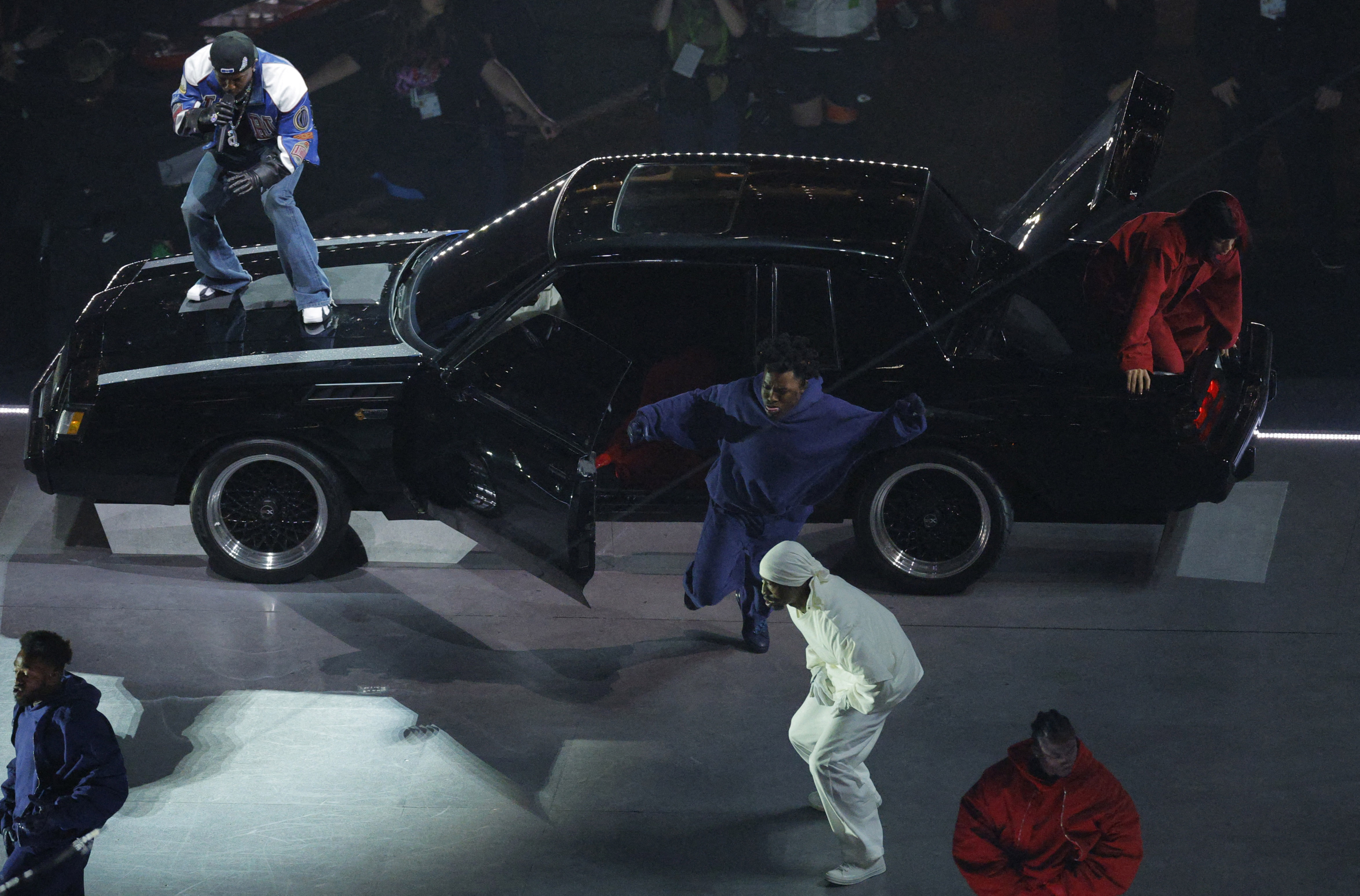 Kendrick Lamar headlines Super Bowl halftime show - February 10