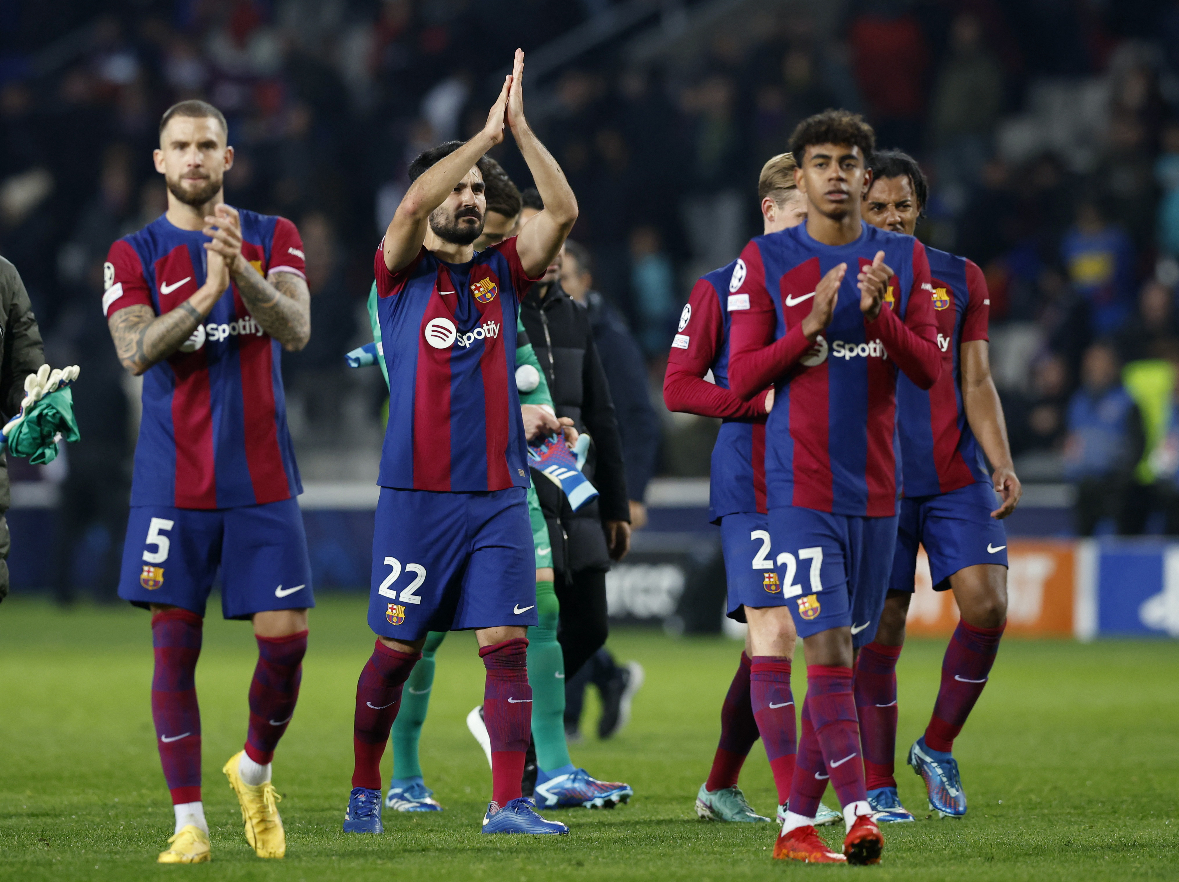 Barcelona beat Porto to return to Champions League's last-16 | Reuters