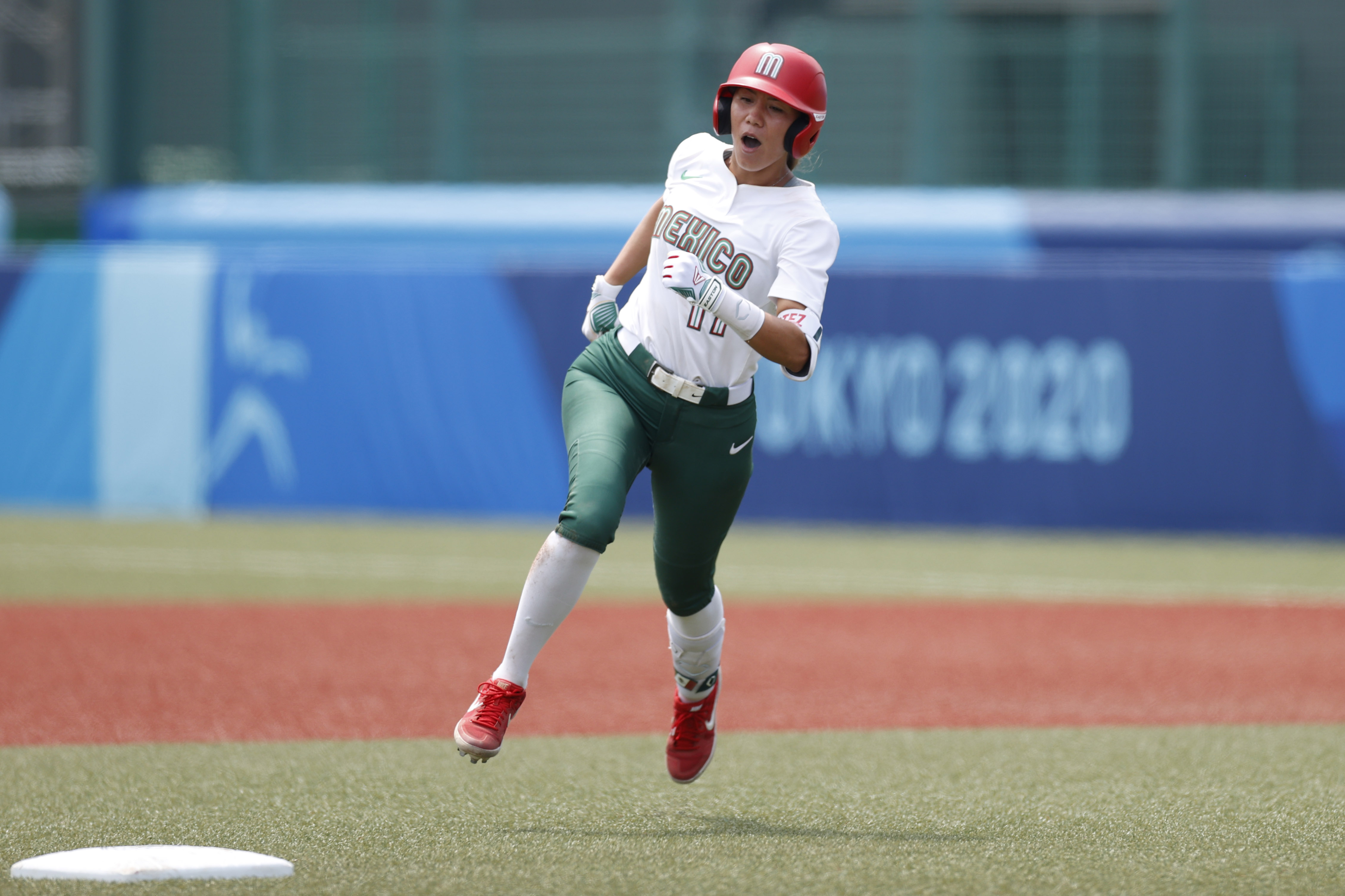 Softball Mexico To Take On U S In Clash Of Familiar Foes And Fiancees Reuters