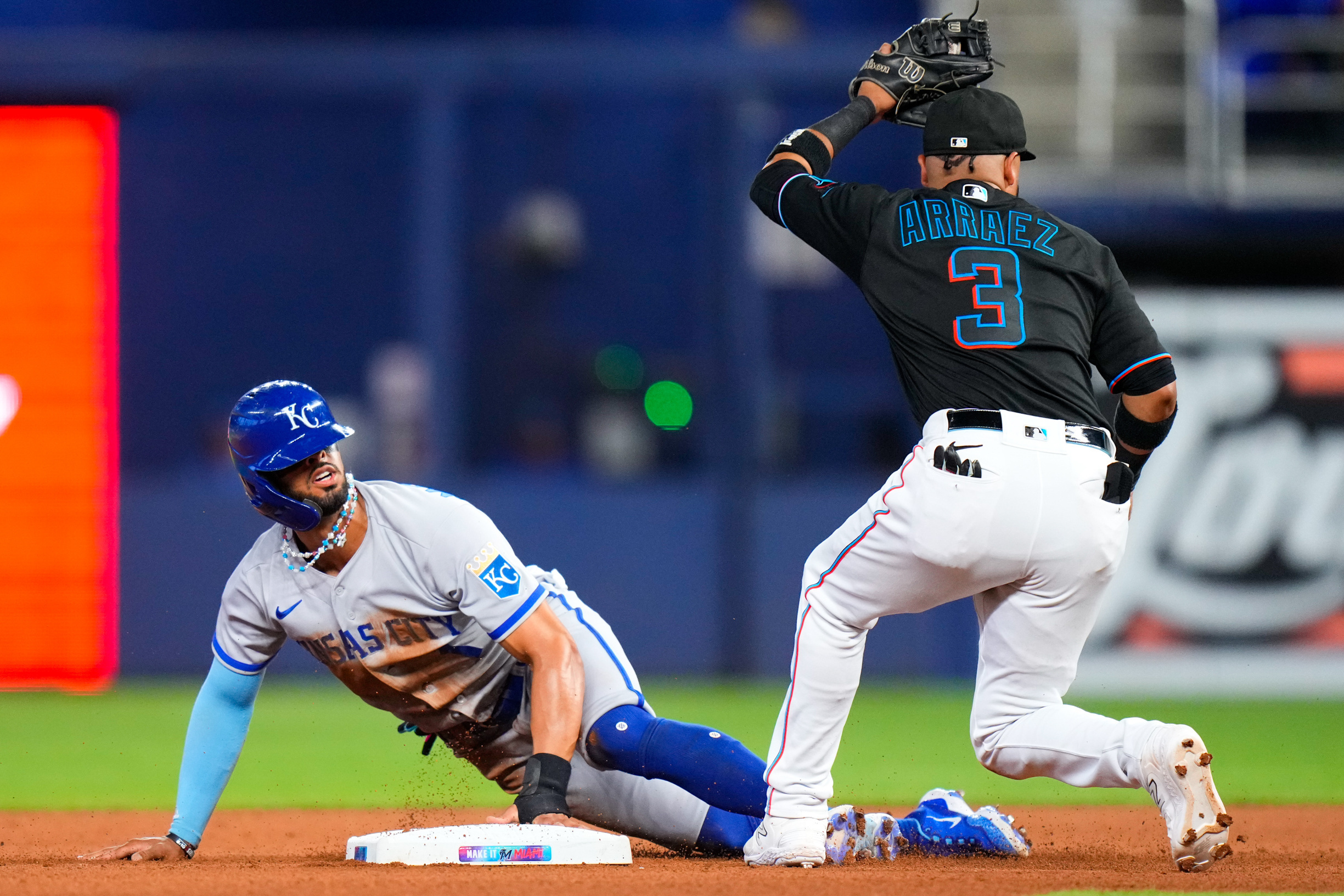 Marlins top Royals, sweep second straight series